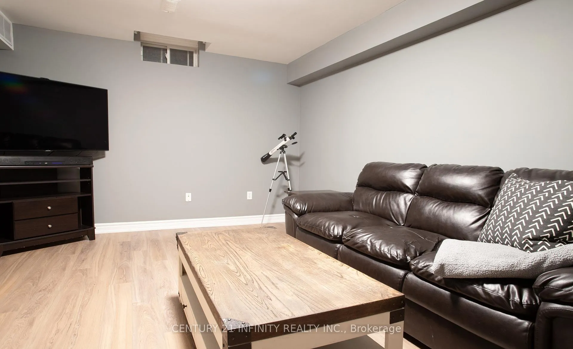 Photo 15 of 6 Granary Lane, Clarington, Courtice — HOMEH