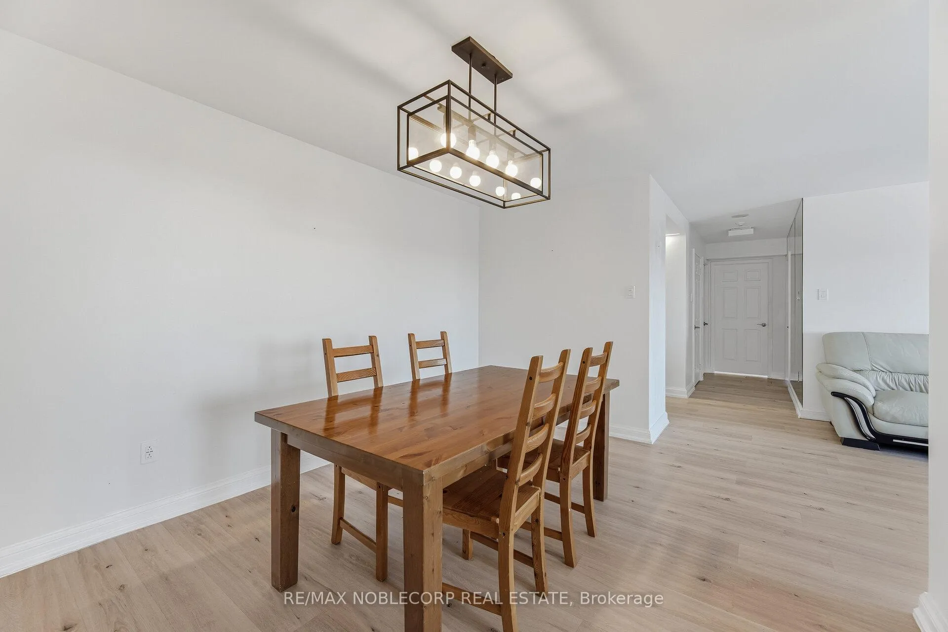 Photo 9 of Unit 1107, 22 Hanover Road, Brampton, Queen Street Corridor — HOMEH