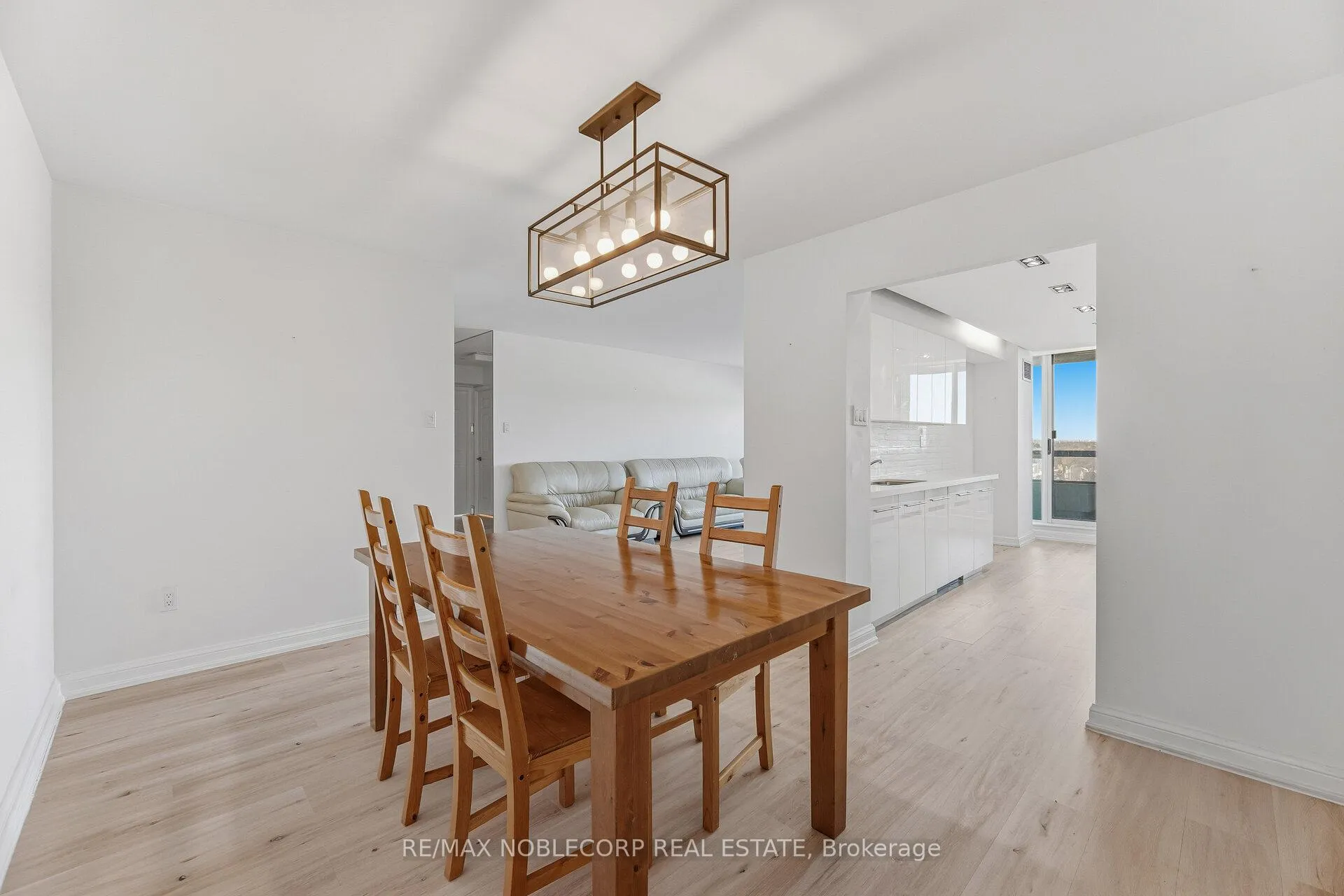 Photo 10 of Unit 1107, 22 Hanover Road, Brampton, Queen Street Corridor — HOMEH