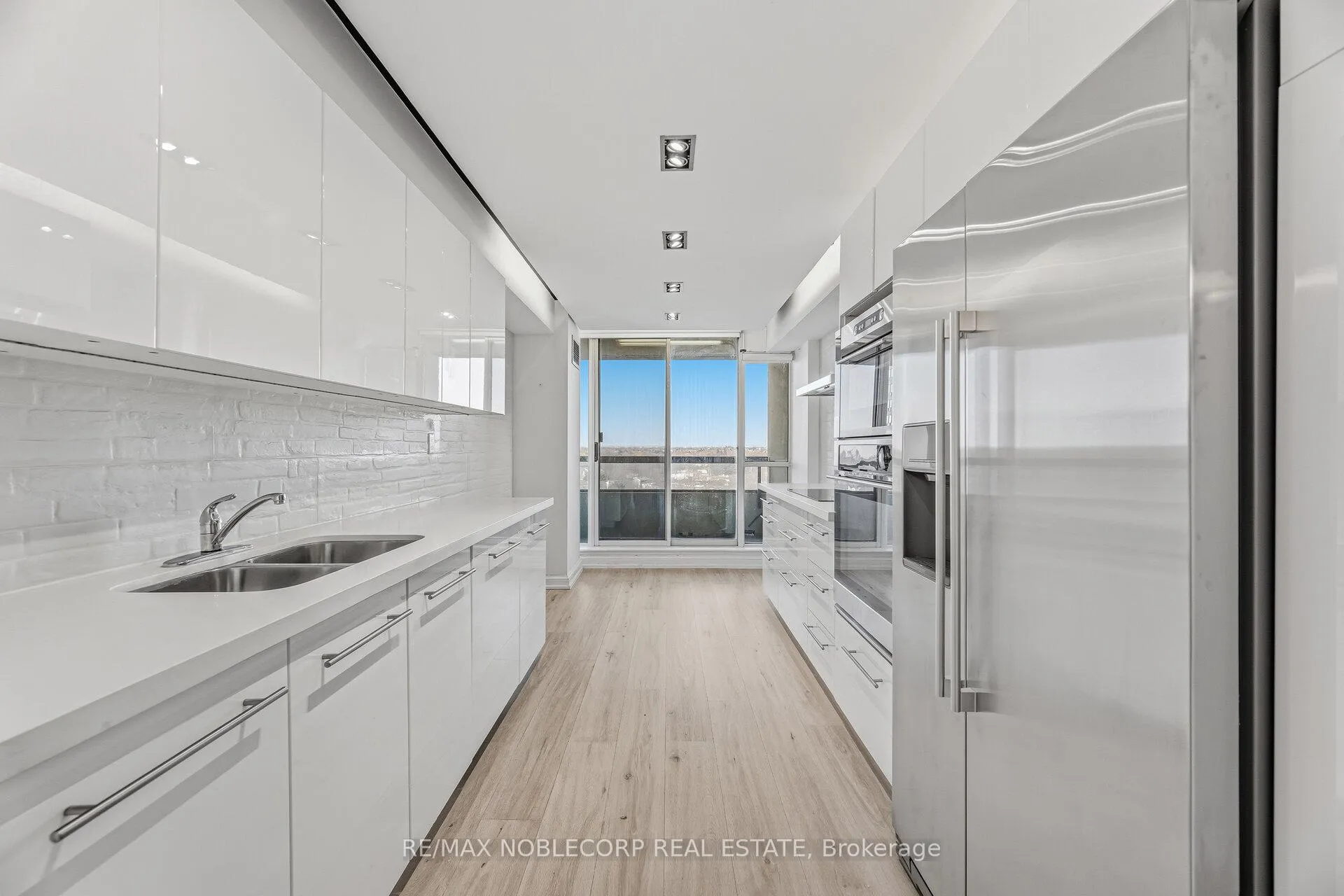 Photo 11 of Unit 1107, 22 Hanover Road, Brampton, Queen Street Corridor — HOMEH