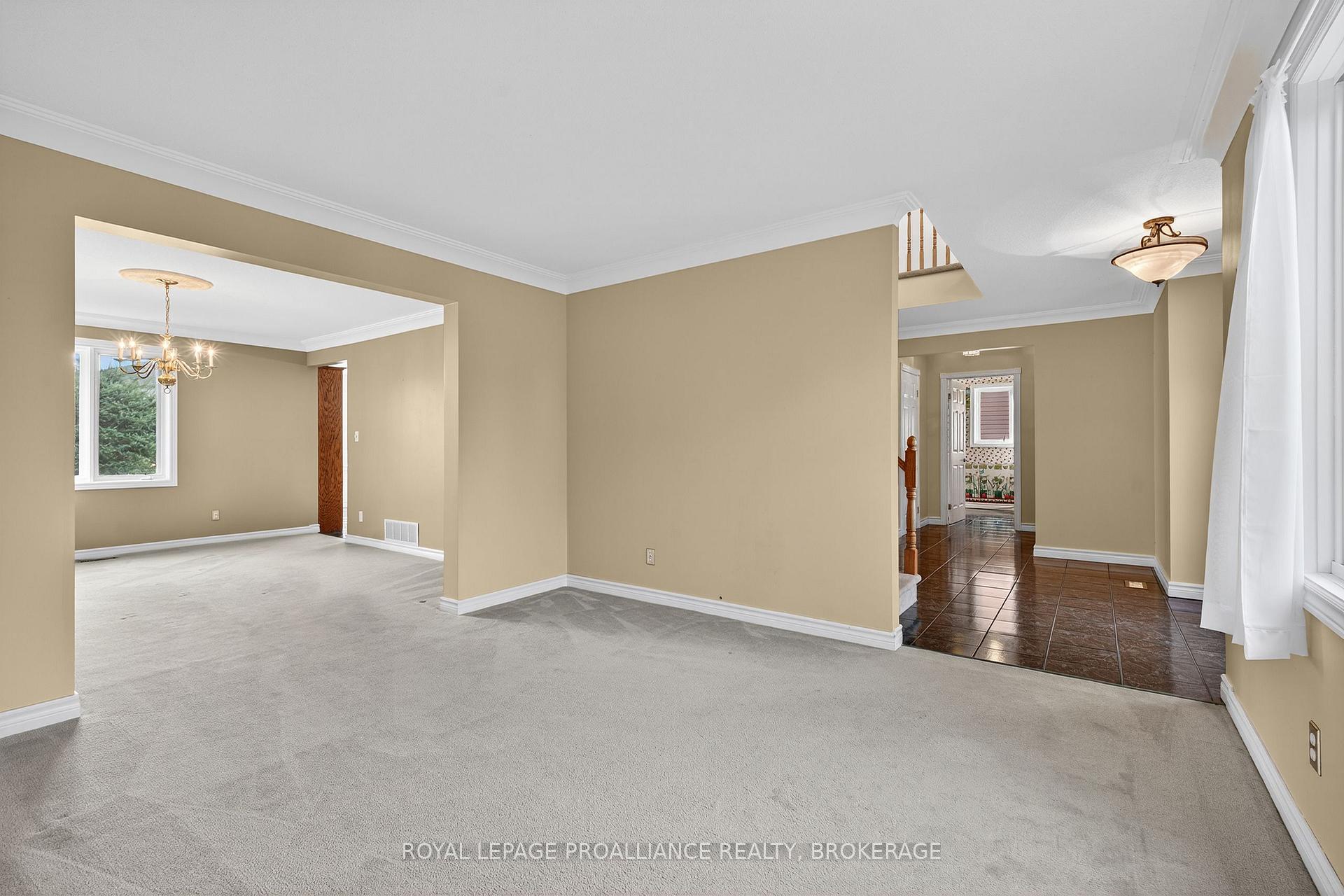 Photo 7 of 520 Citation Crescent, Kingston, City Southwest — HOMEH