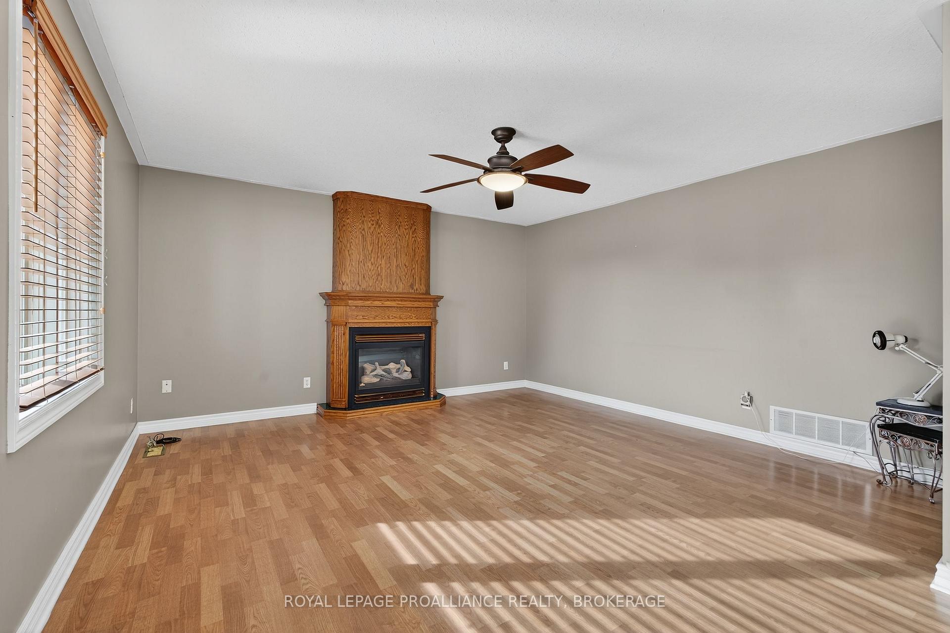 Photo 10 of 520 Citation Crescent, Kingston, City Southwest — HOMEH