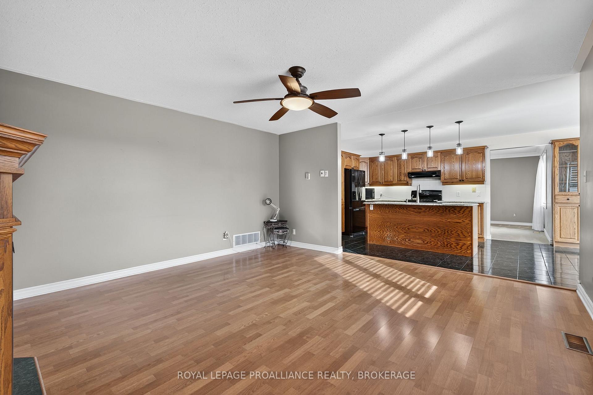 Photo 11 of 520 Citation Crescent, Kingston, City Southwest — HOMEH