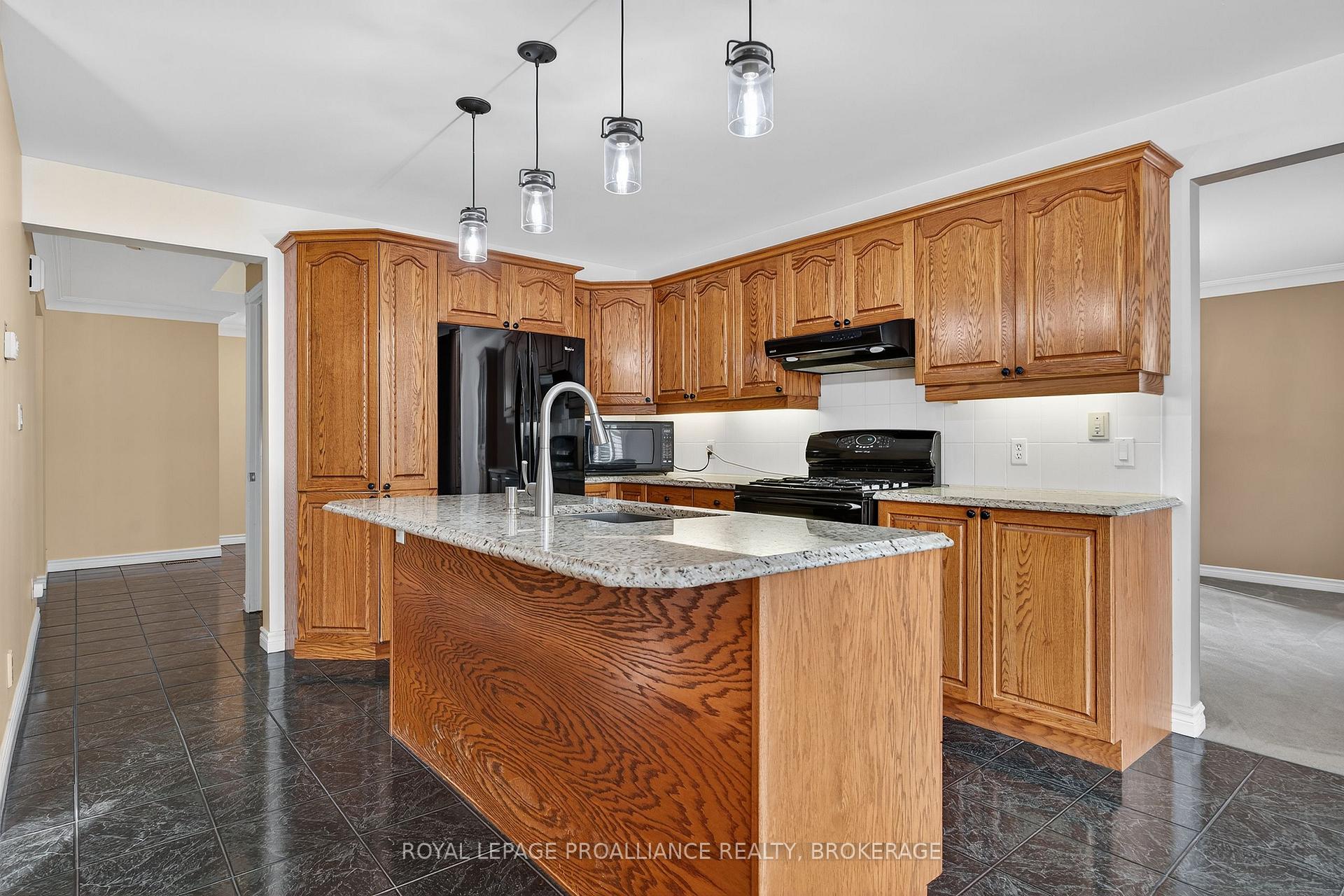 Photo 13 of 520 Citation Crescent, Kingston, City Southwest — HOMEH