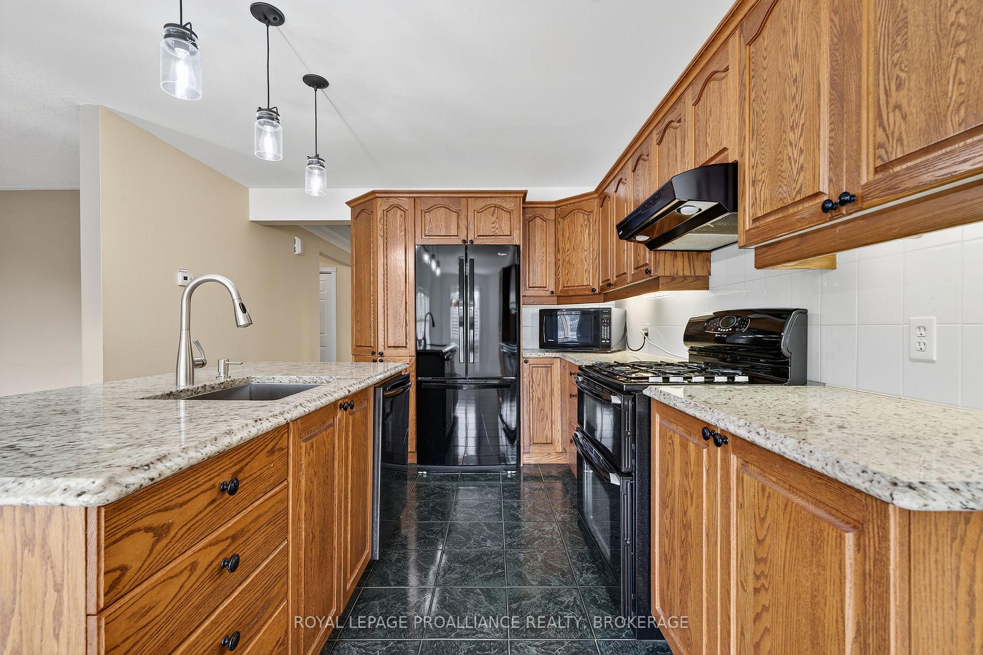Photo 16 of 520 Citation Crescent, Kingston, City Southwest — HOMEH