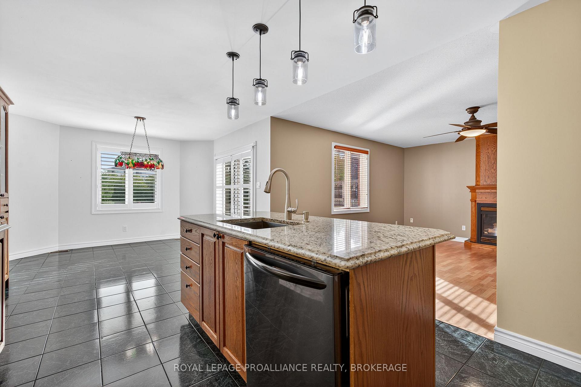 Photo 17 of 520 Citation Crescent, Kingston, City Southwest — HOMEH