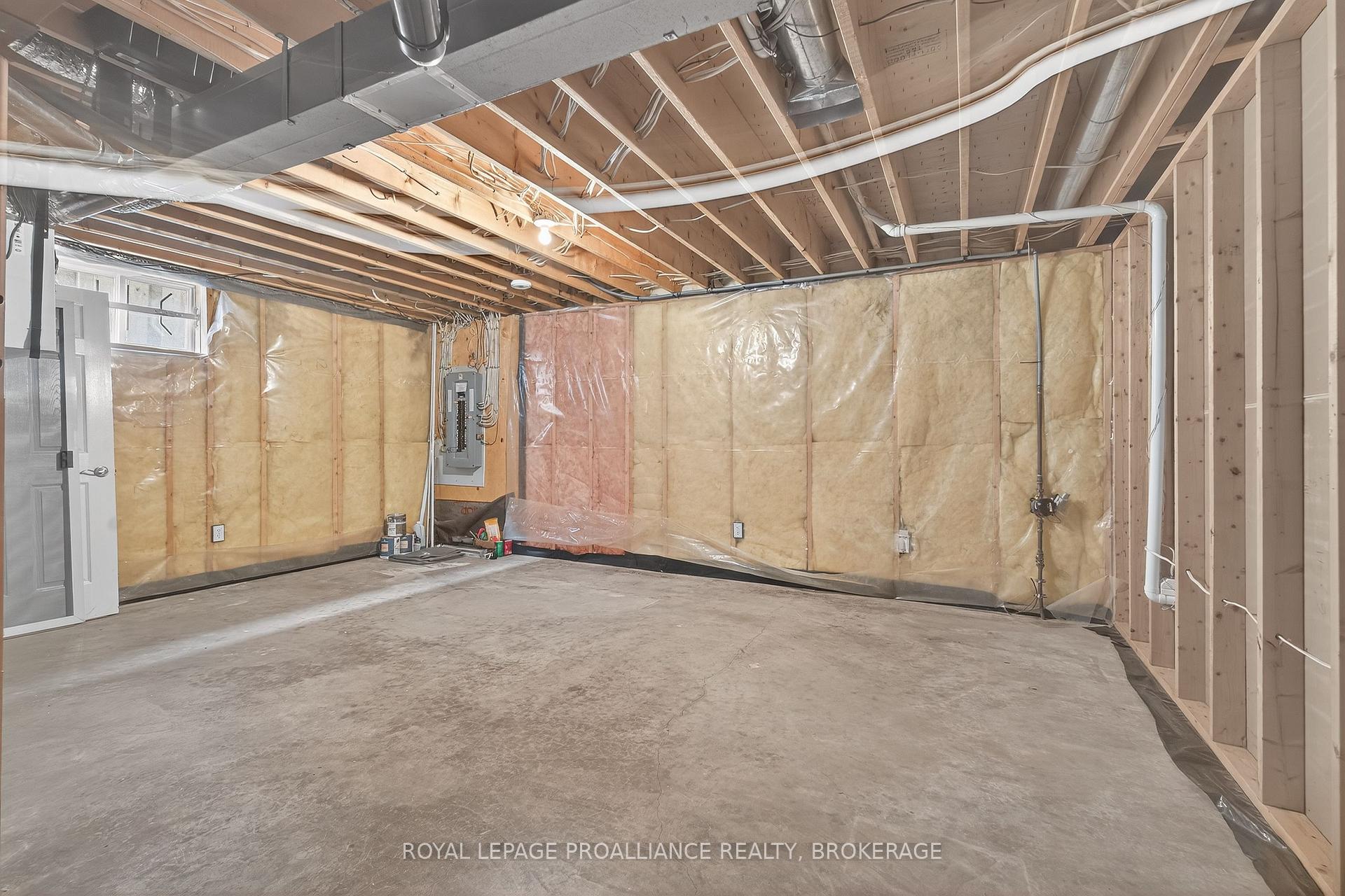 Photo 41 of 520 Citation Crescent, Kingston, City Southwest — HOMEH