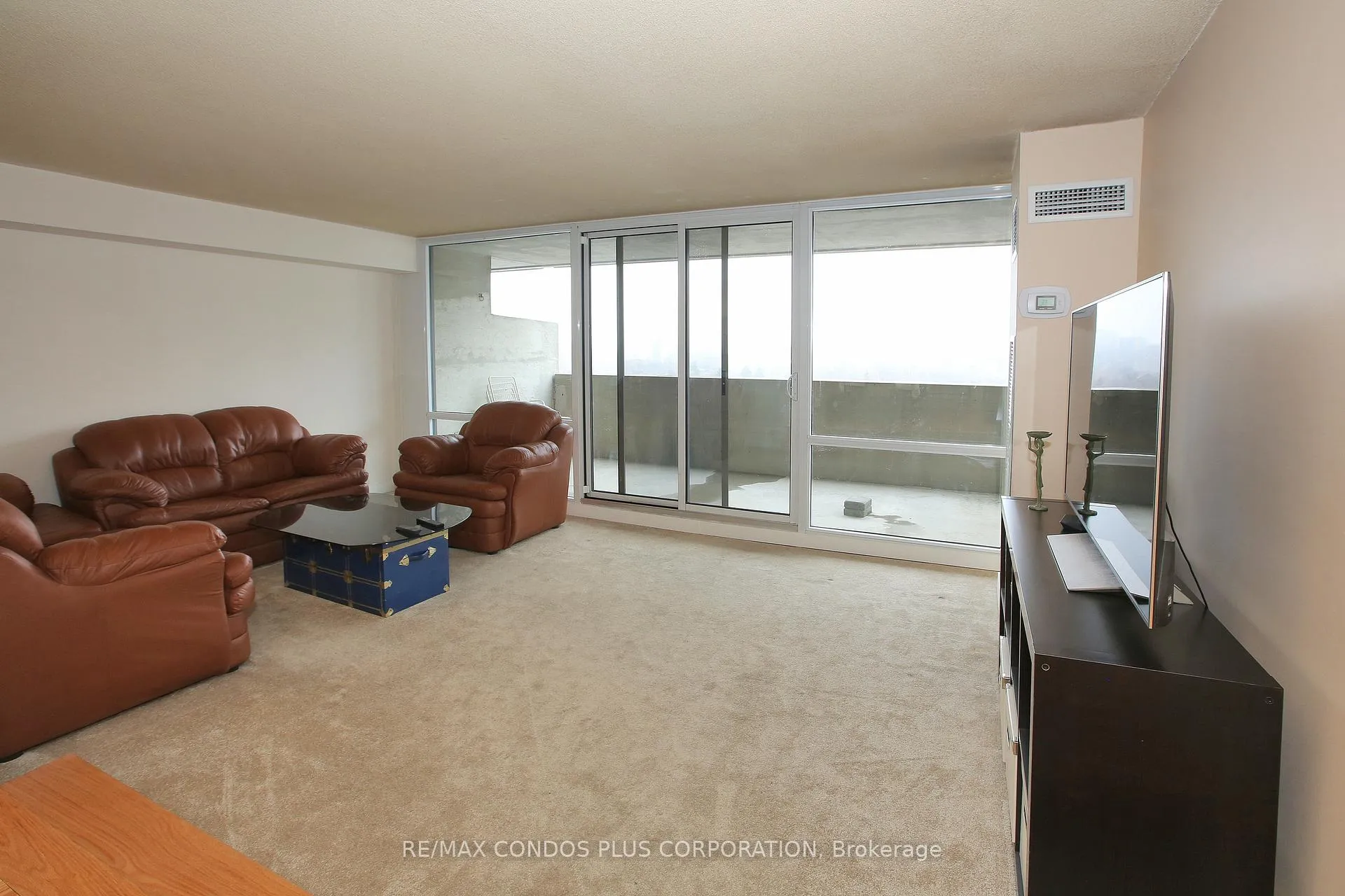 Photo 4 of Unit 1605, 260 Scarlett Road, Toronto, Rockcliffe-Smythe — HOMEH