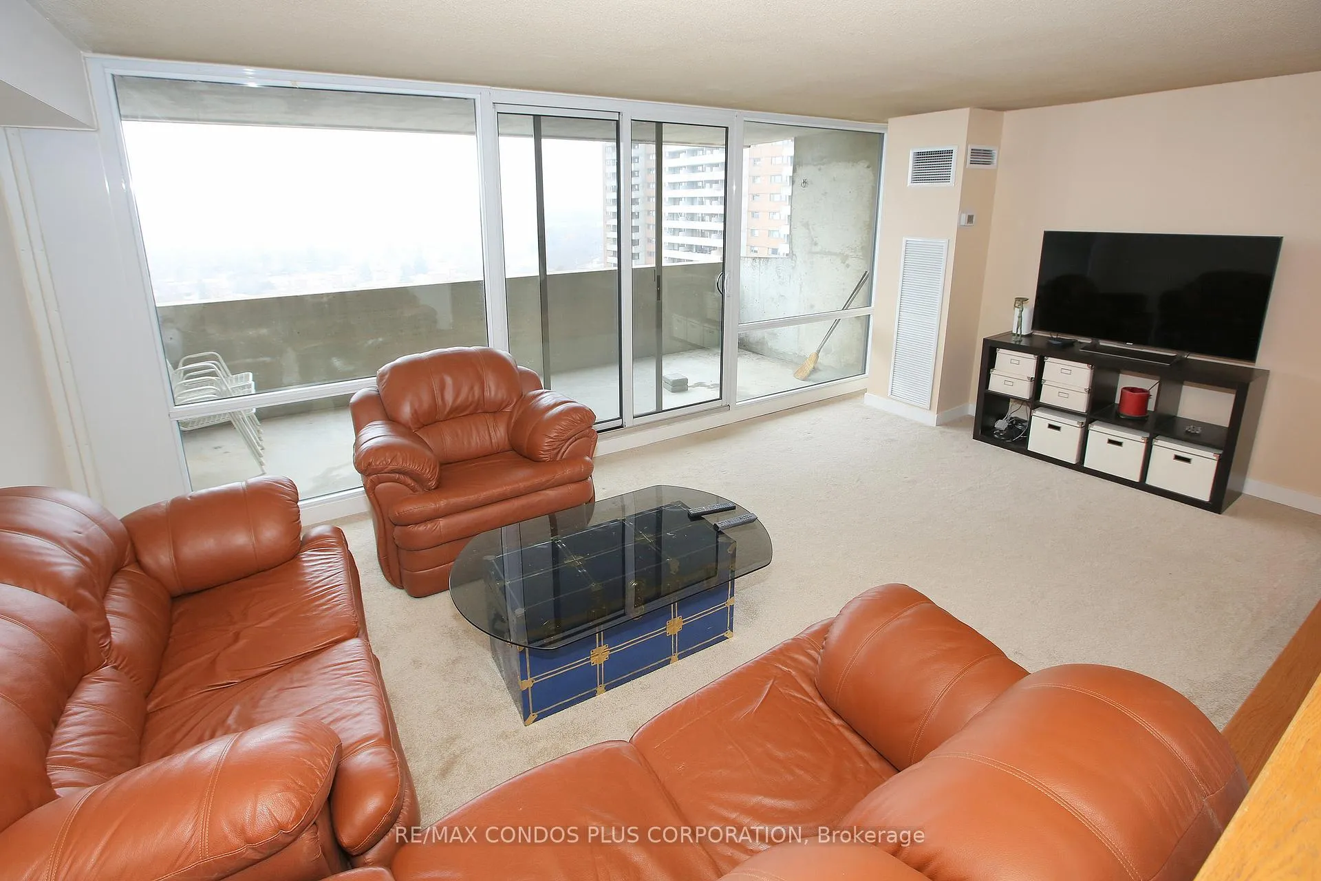 Photo 5 of Unit 1605, 260 Scarlett Road, Toronto, Rockcliffe-Smythe — HOMEH