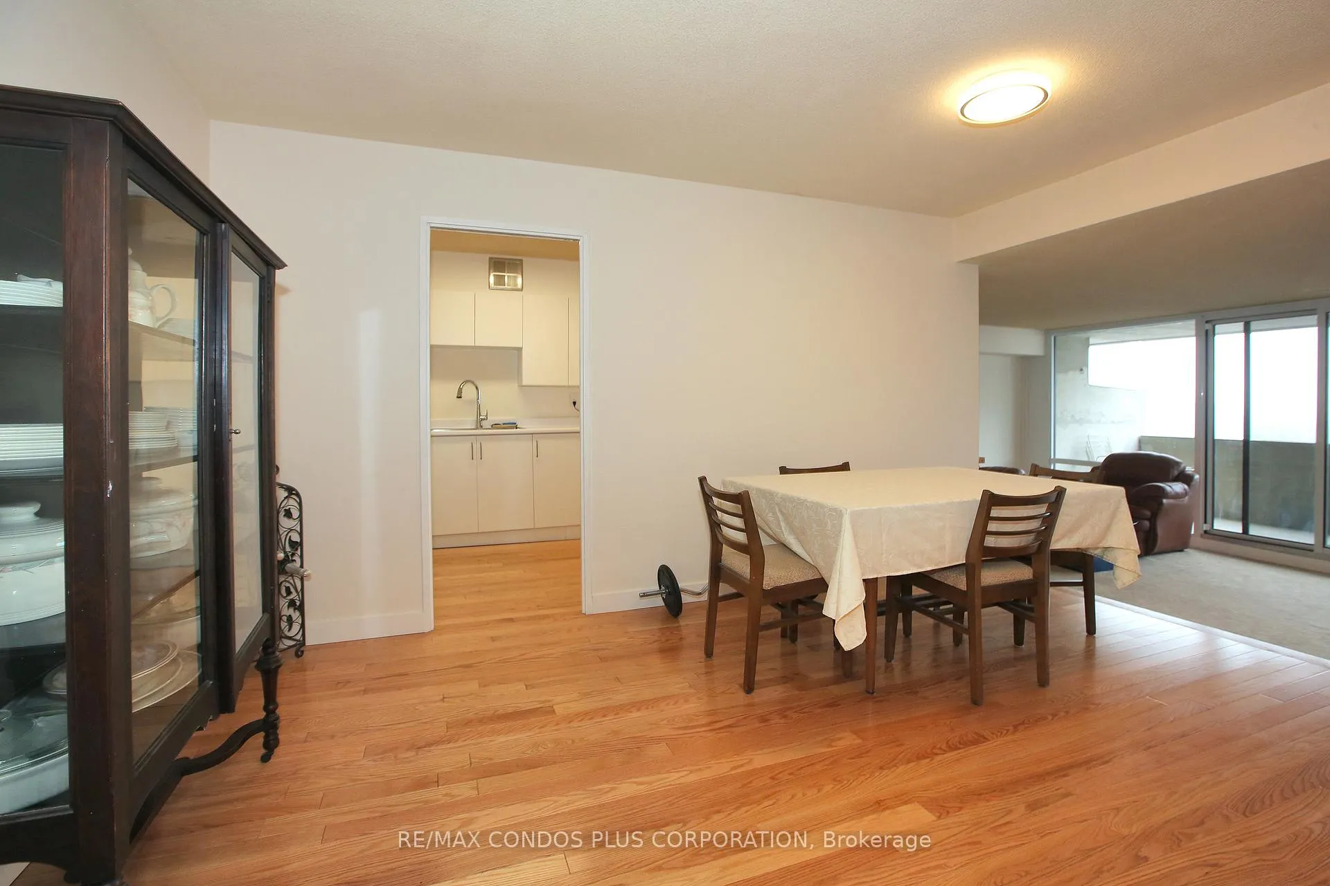 Photo 6 of Unit 1605, 260 Scarlett Road, Toronto, Rockcliffe-Smythe — HOMEH