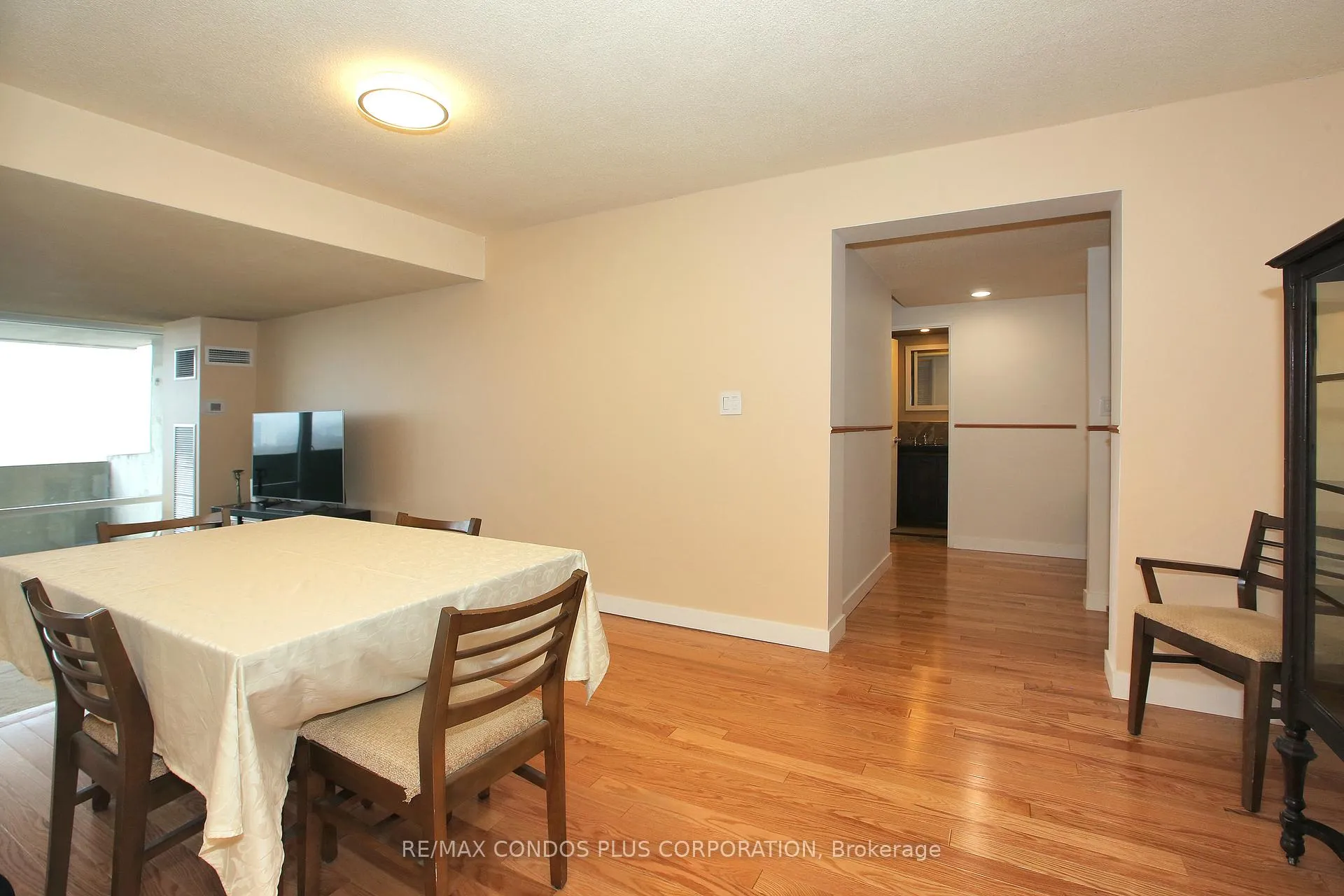 Photo 8 of Unit 1605, 260 Scarlett Road, Toronto, Rockcliffe-Smythe — HOMEH