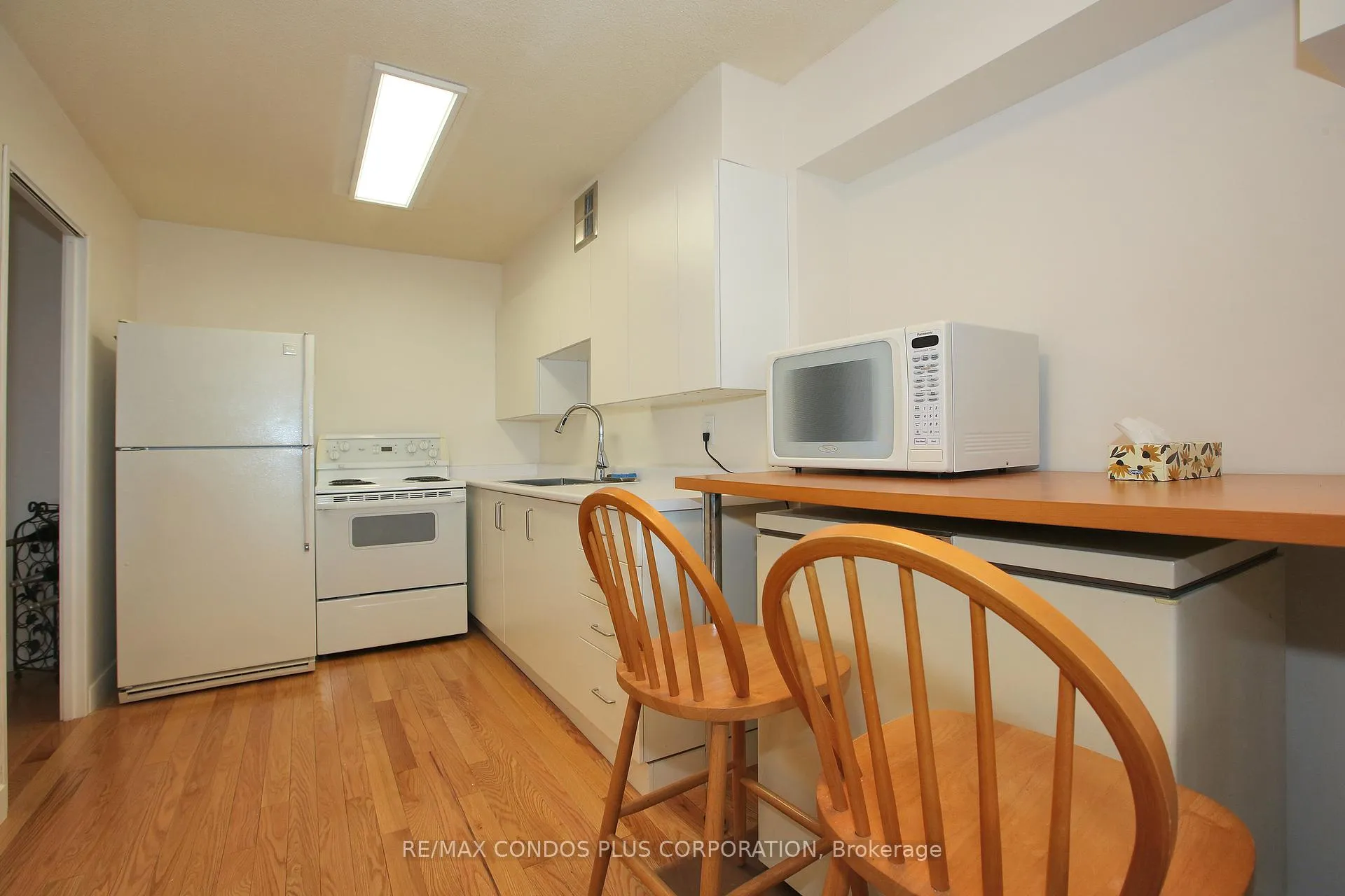 Photo 10 of Unit 1605, 260 Scarlett Road, Toronto, Rockcliffe-Smythe — HOMEH