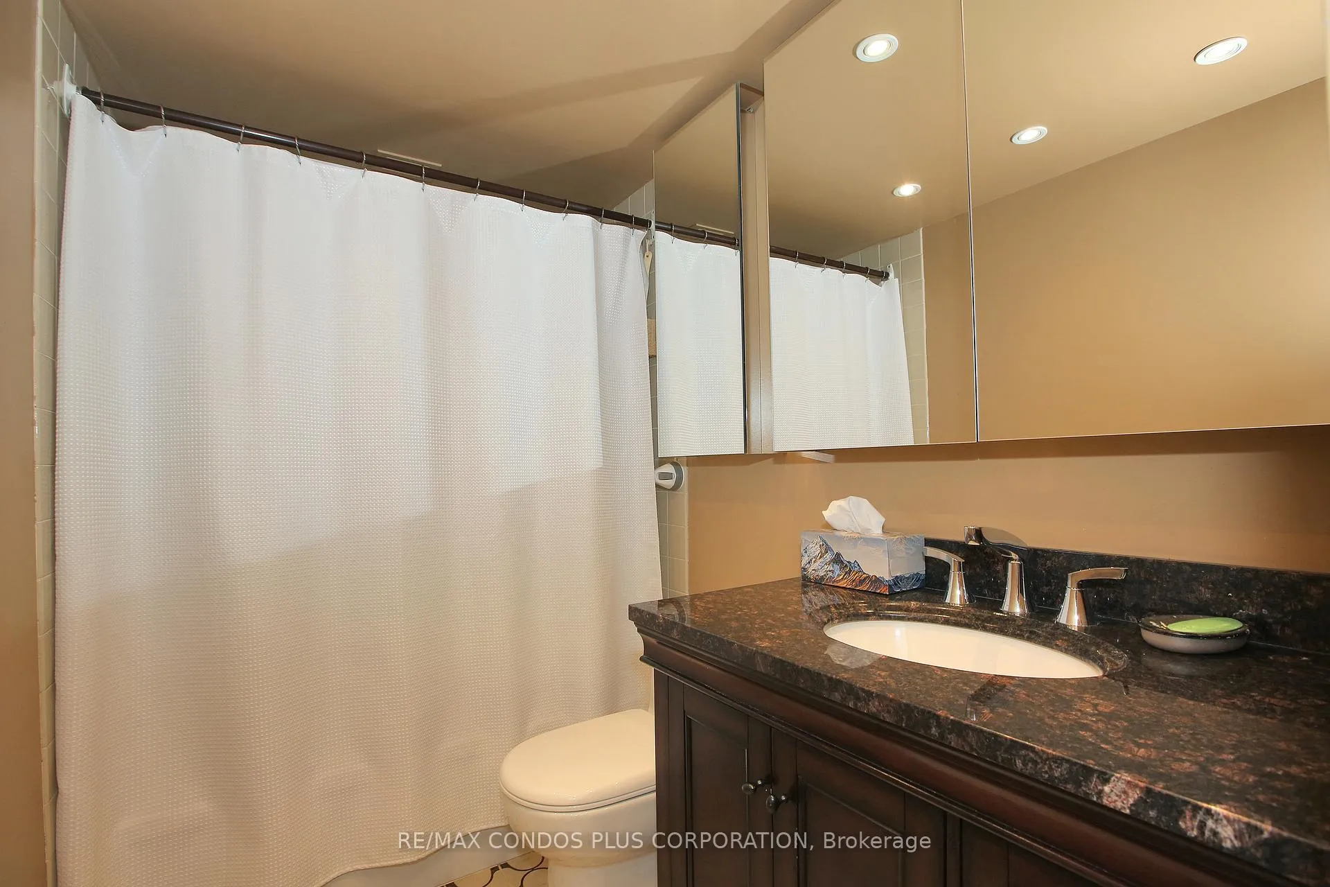 Photo 19 of Unit 1605, 260 Scarlett Road, Toronto, Rockcliffe-Smythe — HOMEH