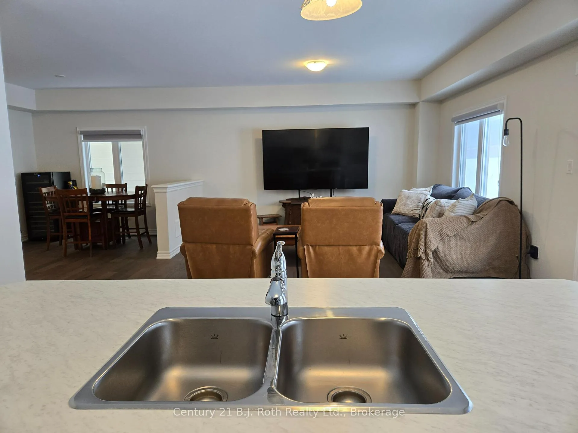 Photo 8 of 305 McEachern Lane, Gravenhurst, Muskoka (S) — HOMEH