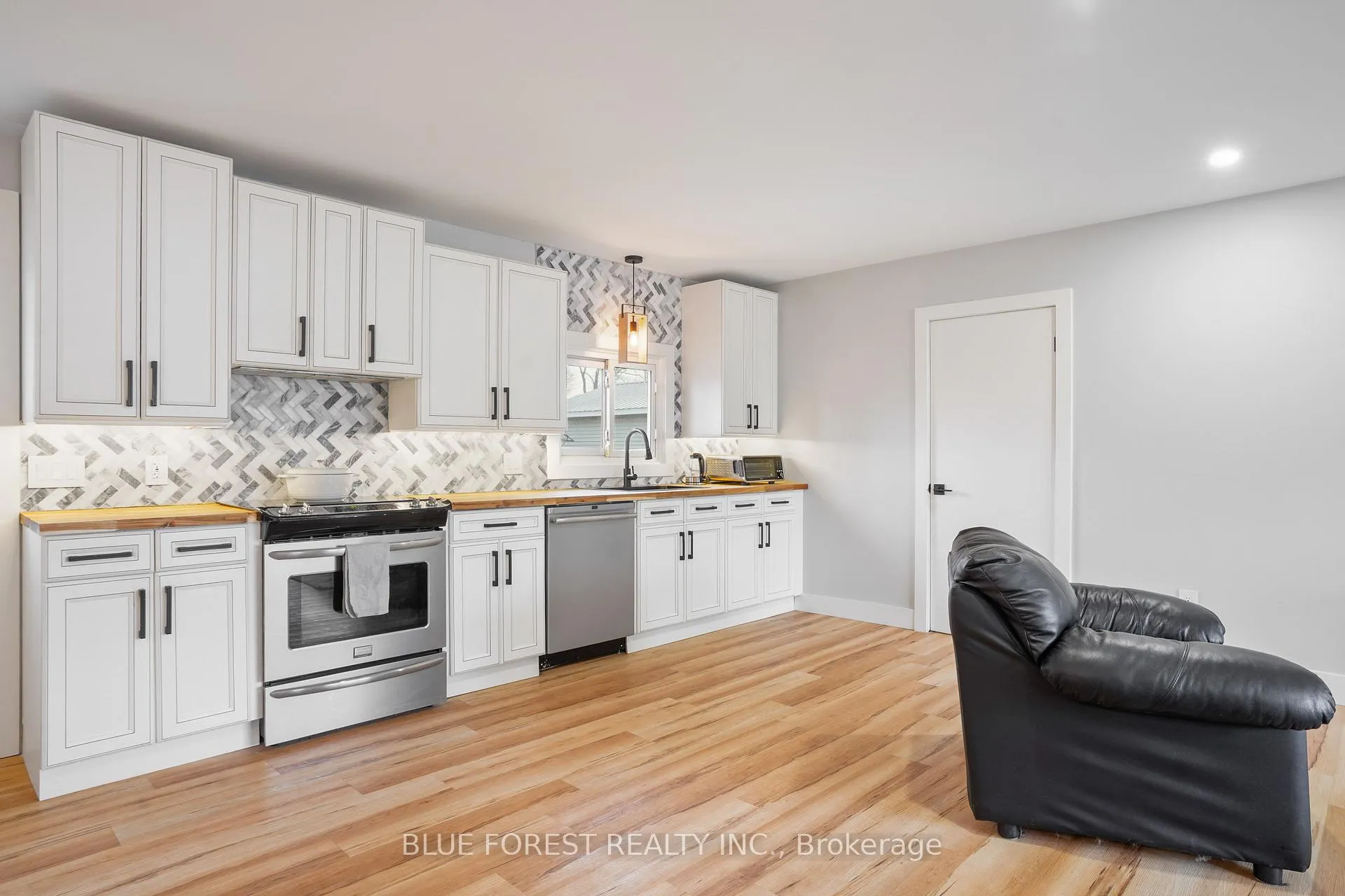 Photo 15 of 218 Maple Street, West Elgin, West Lorne — HOMEH