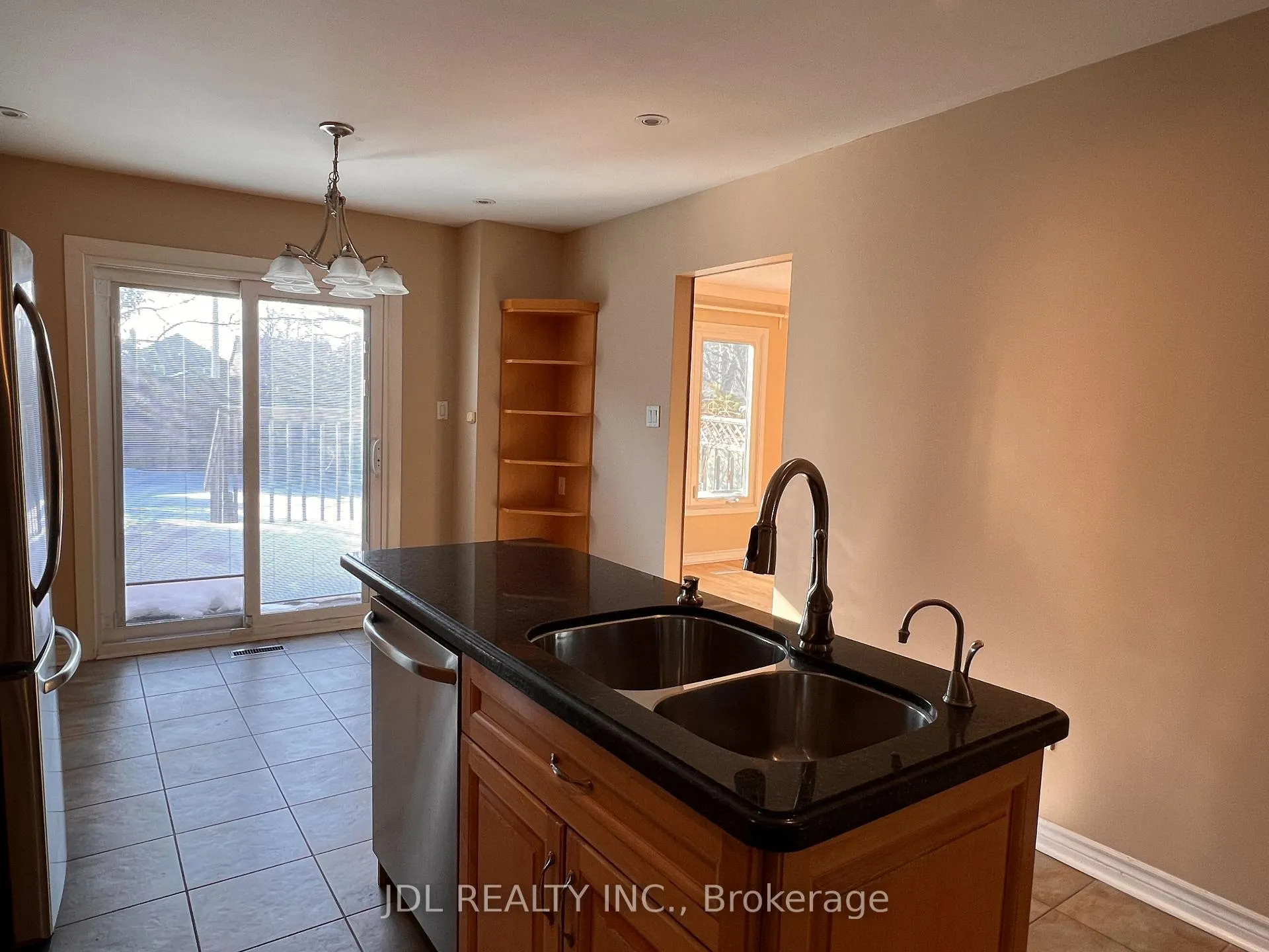 Photo 13 of 81 Gailcrest Circle, Vaughan, Crestwood-Springfarm-Yorkhill — HOMEH
