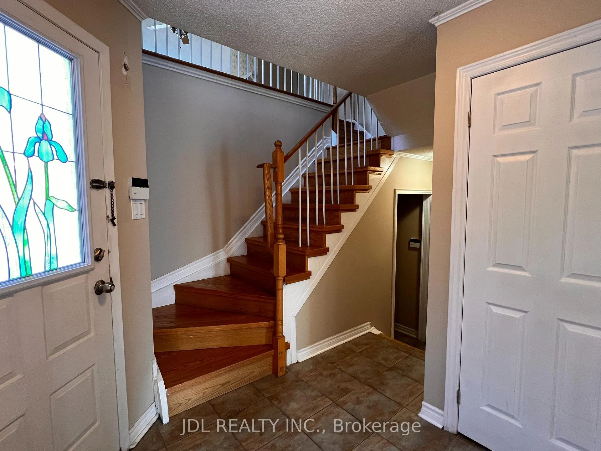 Photo 15 of 81 Gailcrest Circle, Vaughan, Crestwood-Springfarm-Yorkhill — HOMEH
