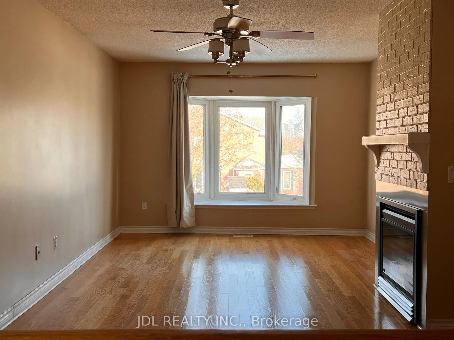 Photo 17 of 81 Gailcrest Circle, Vaughan, Crestwood-Springfarm-Yorkhill — HOMEH
