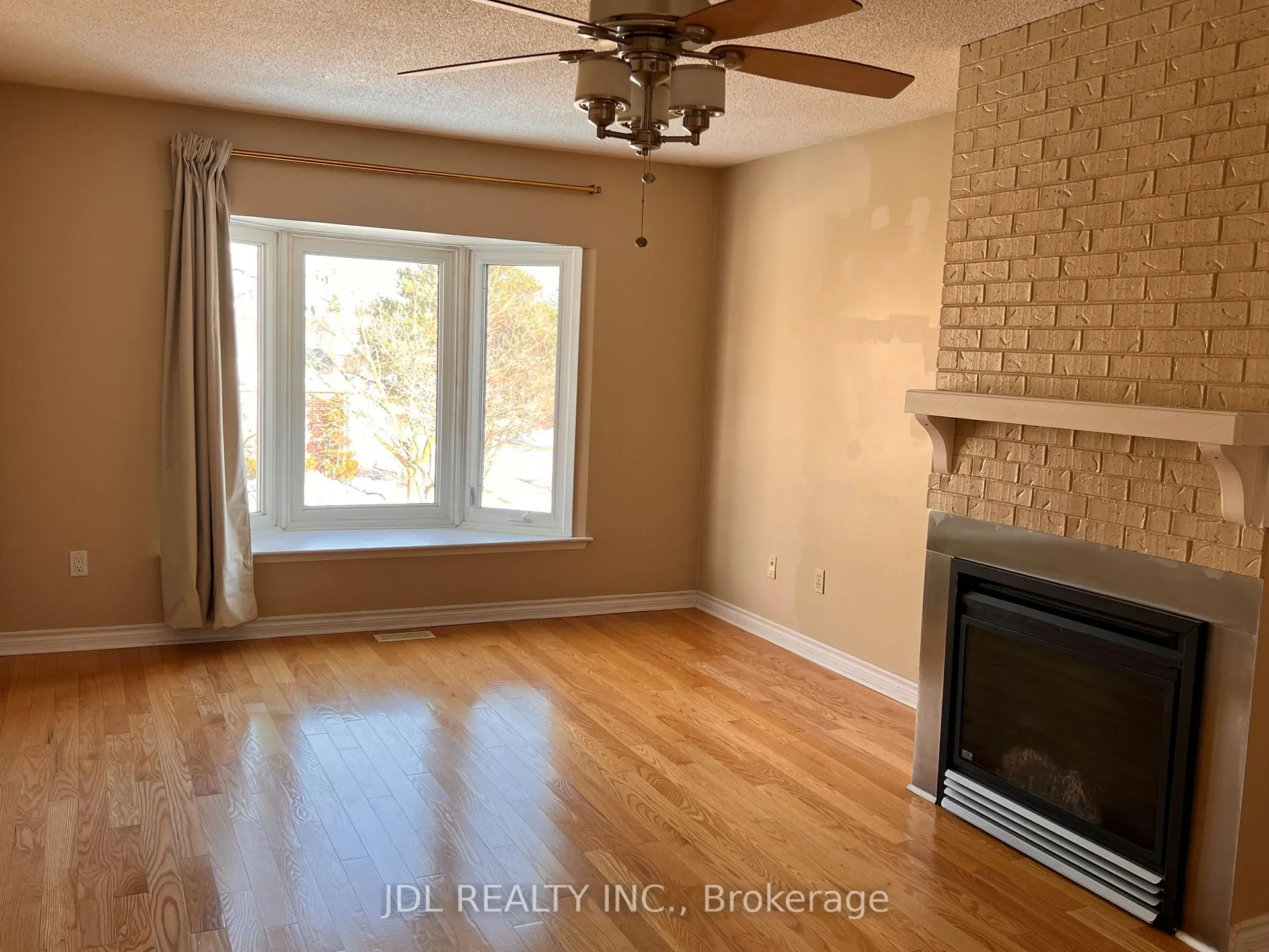 Photo 19 of 81 Gailcrest Circle, Vaughan, Crestwood-Springfarm-Yorkhill — HOMEH