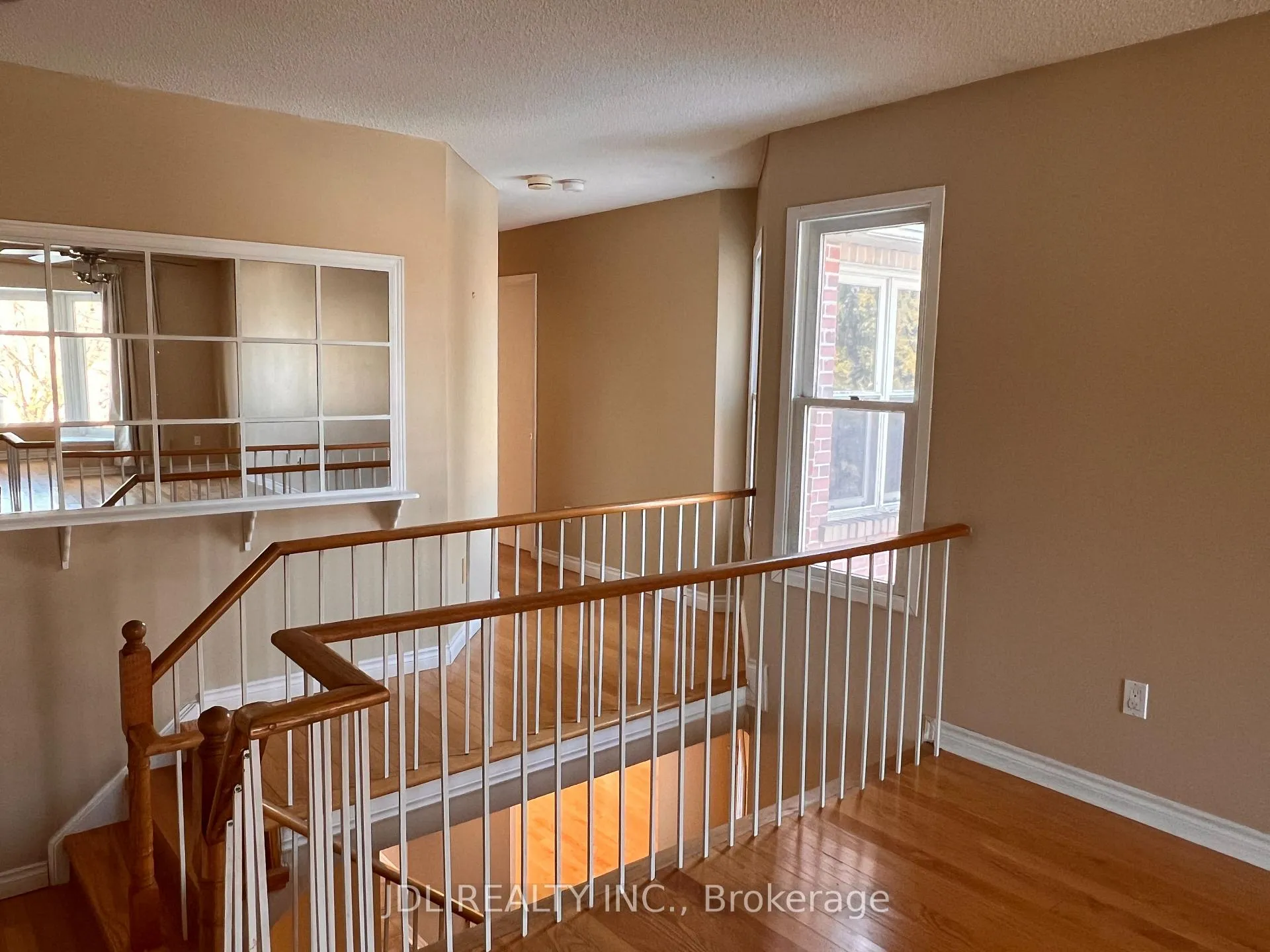 Photo 22 of 81 Gailcrest Circle, Vaughan, Crestwood-Springfarm-Yorkhill — HOMEH