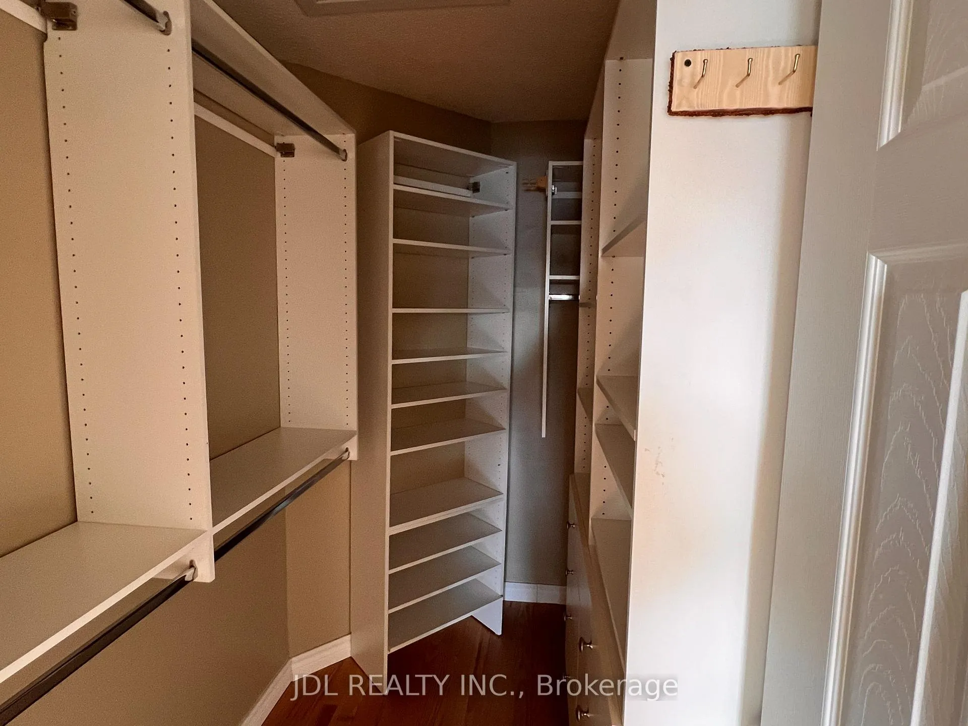Photo 25 of 81 Gailcrest Circle, Vaughan, Crestwood-Springfarm-Yorkhill — HOMEH