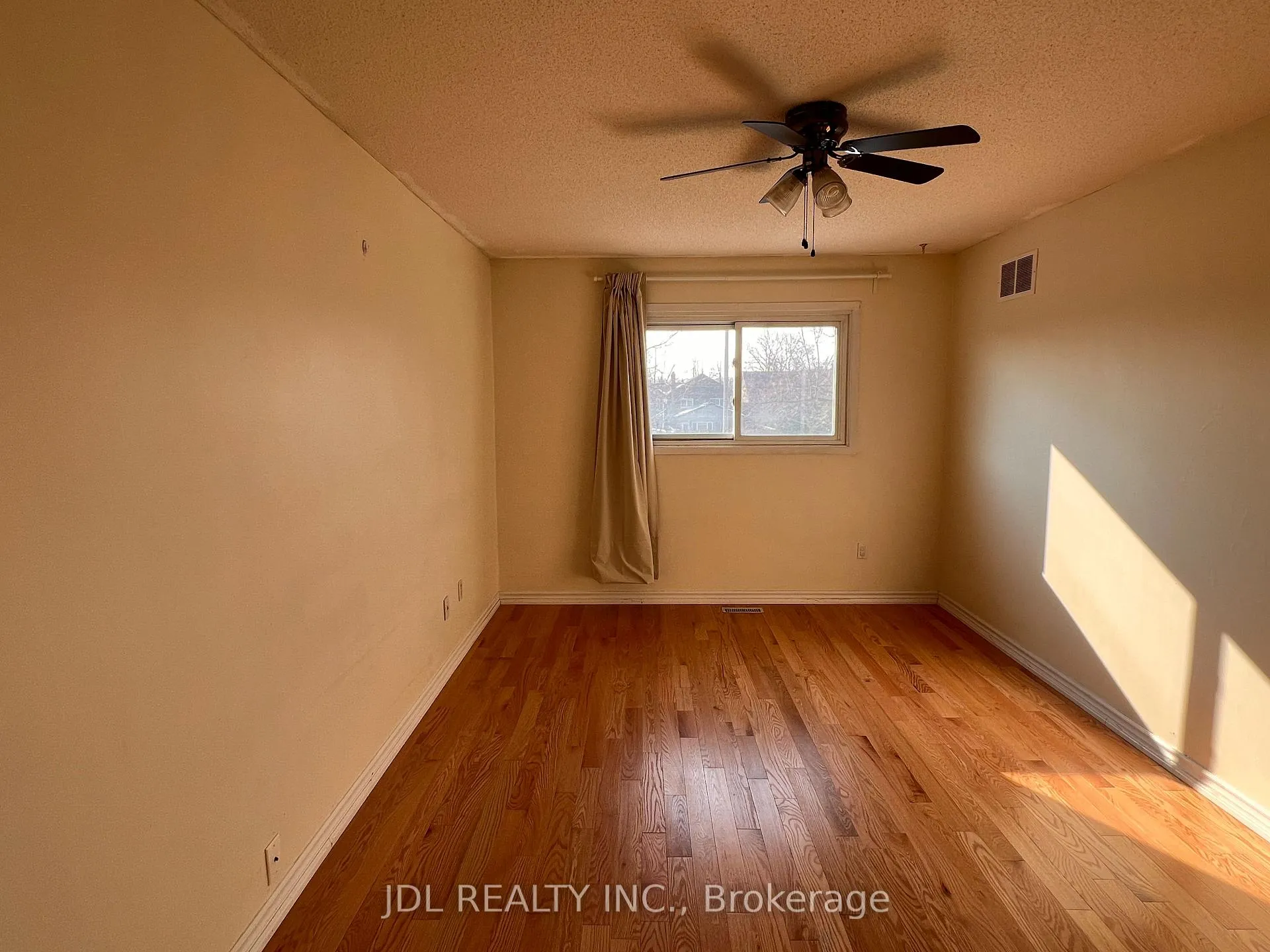 Photo 27 of 81 Gailcrest Circle, Vaughan, Crestwood-Springfarm-Yorkhill — HOMEH