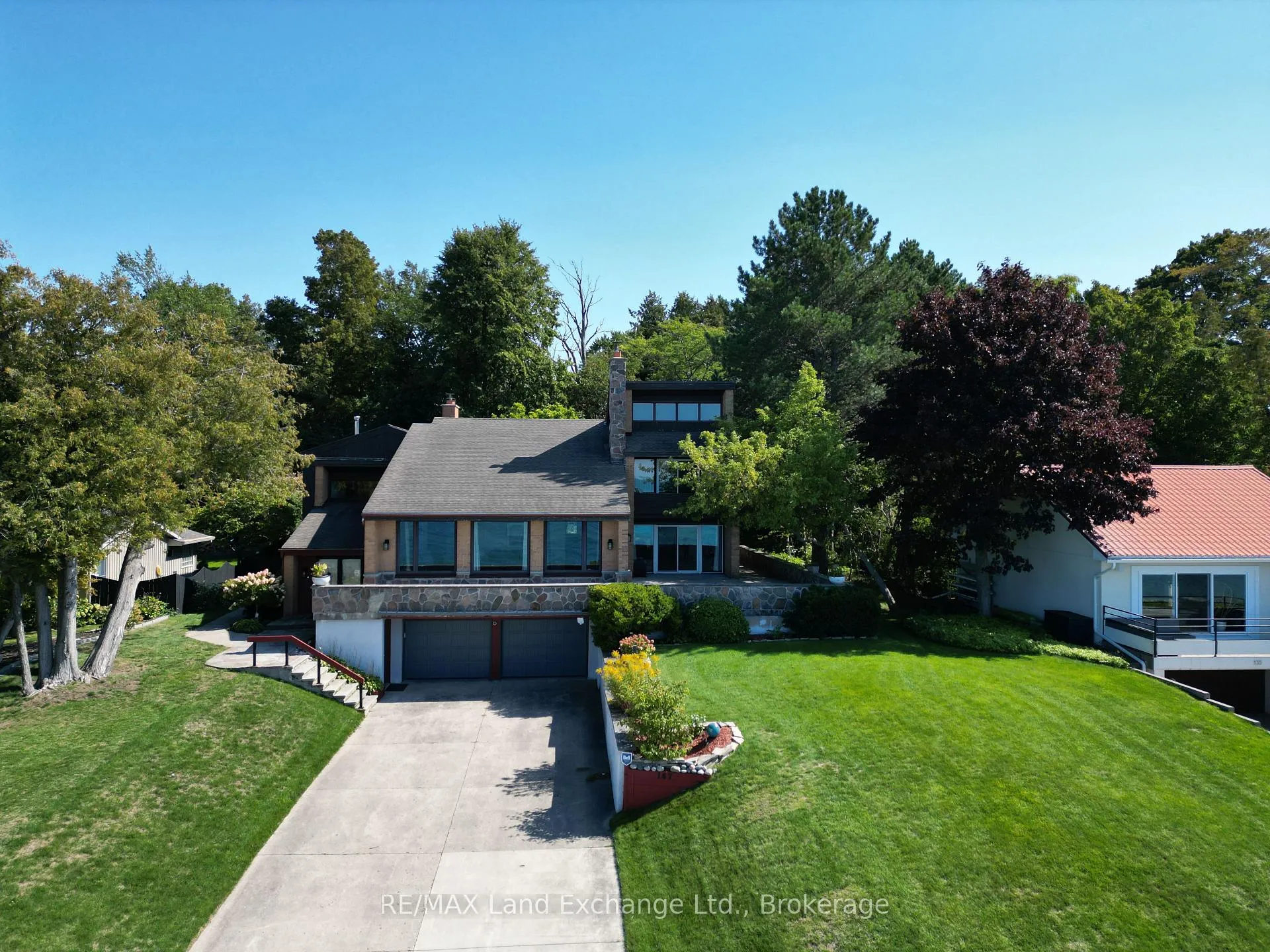 Photo 2 of 147 Goderich Street, Kincardine — HOMEH