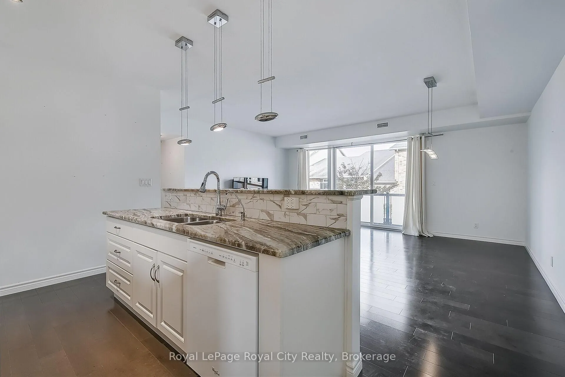 Photo 5 of Unit 2, 32 Arkell Road, Guelph, Kortright East — HOMEH