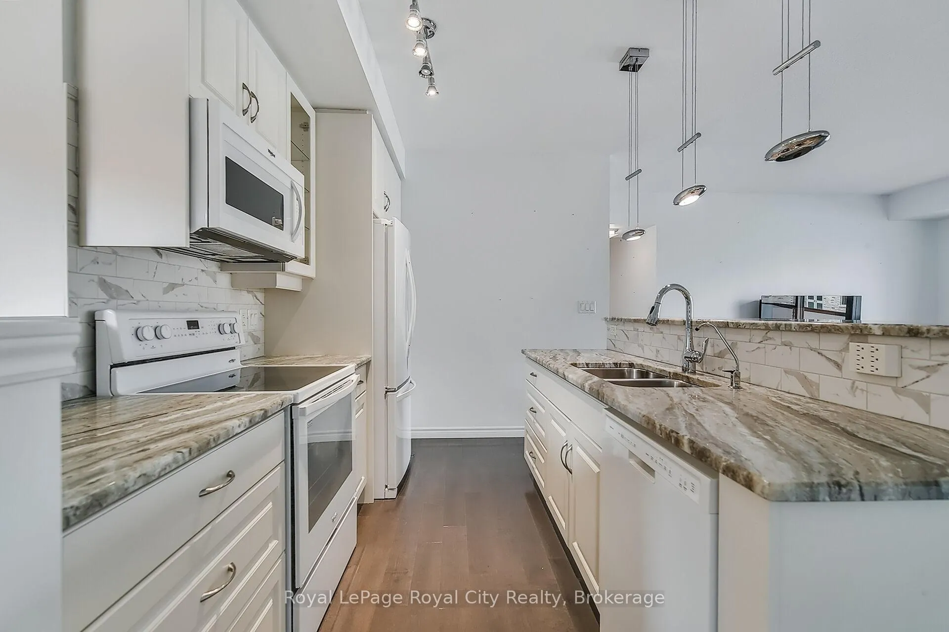 Photo 6 of Unit 2, 32 Arkell Road, Guelph, Kortright East — HOMEH
