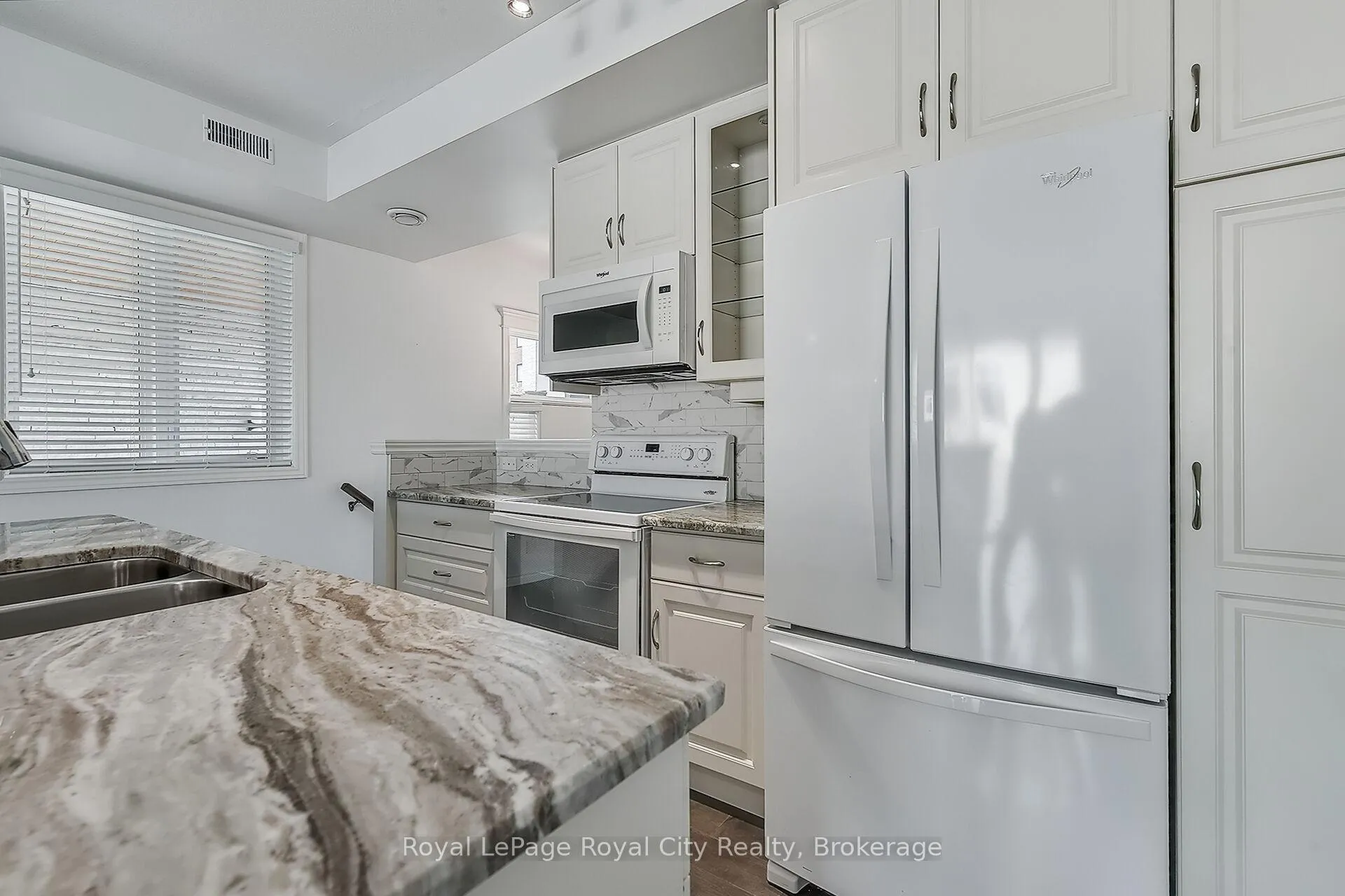 Photo 8 of Unit 2, 32 Arkell Road, Guelph, Kortright East — HOMEH