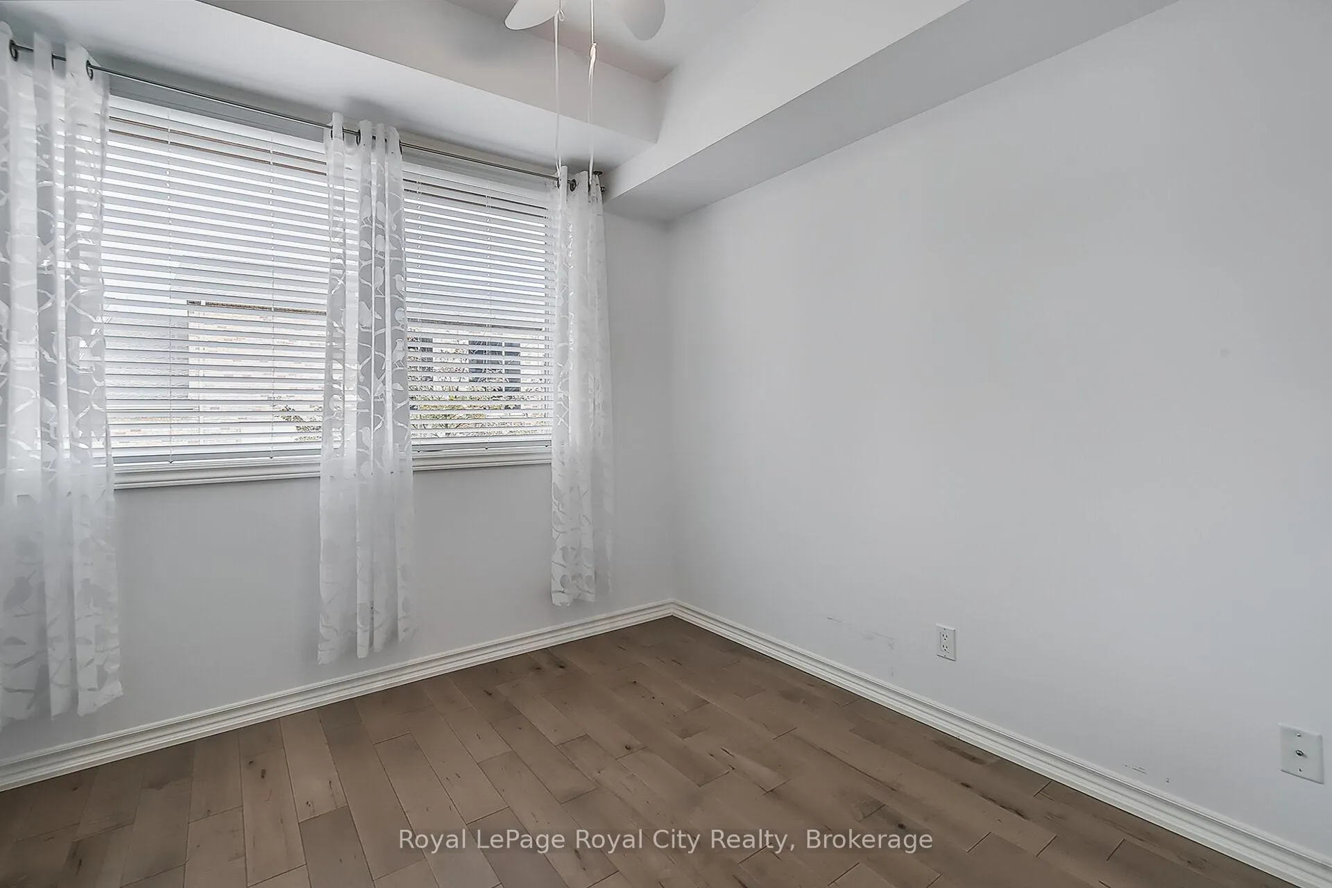 Photo 15 of Unit 2, 32 Arkell Road, Guelph, Kortright East — HOMEH