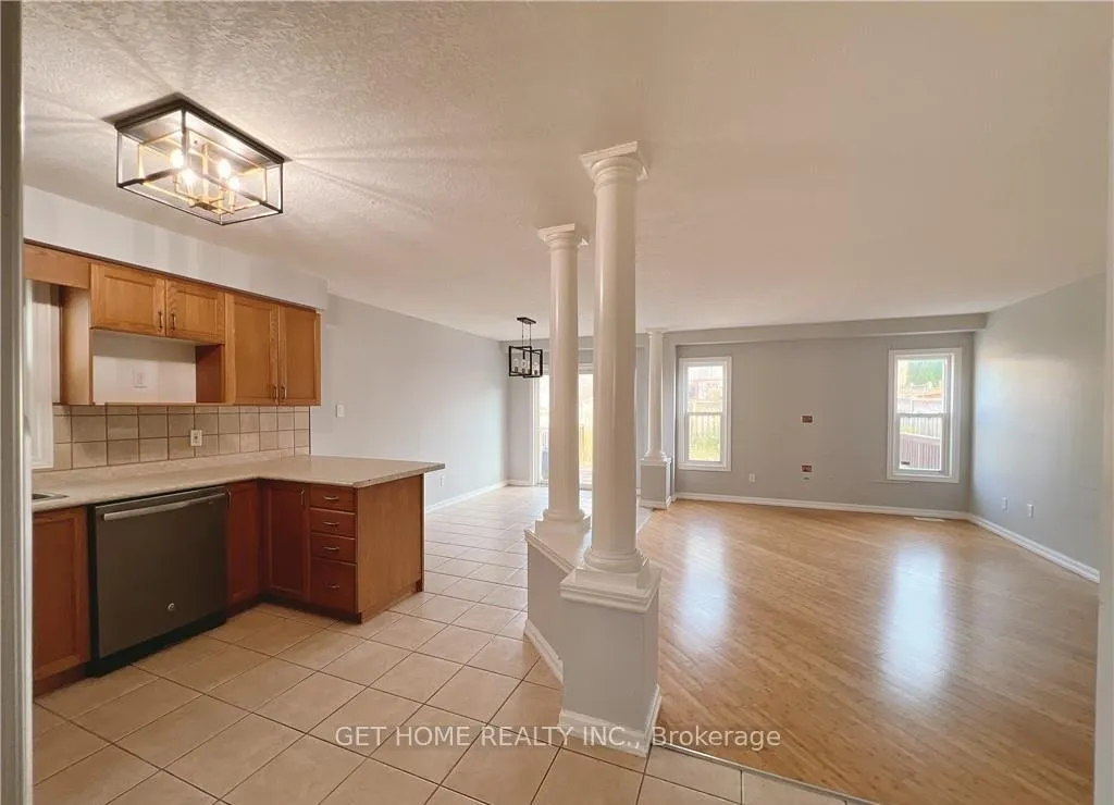 Photo 4 of Unit UPPER, 154 Bridlewreath Street, Kitchener — HOMEH
