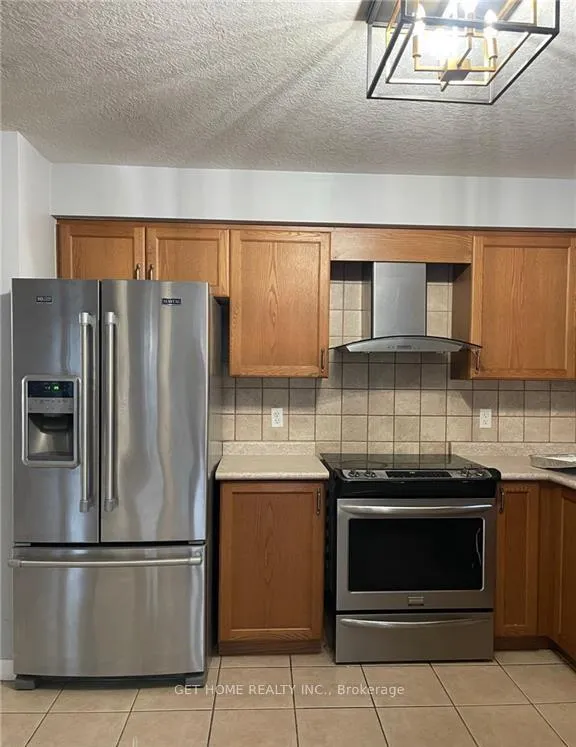 Photo 6 of Unit UPPER, 154 Bridlewreath Street, Kitchener — HOMEH