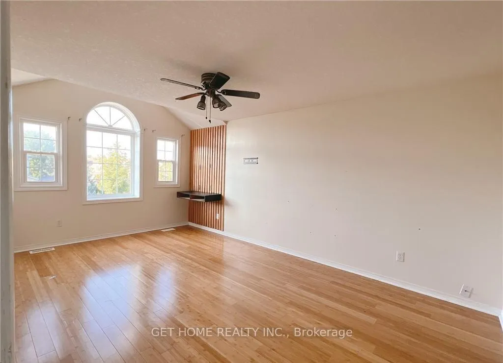 Photo 8 of Unit UPPER, 154 Bridlewreath Street, Kitchener — HOMEH
