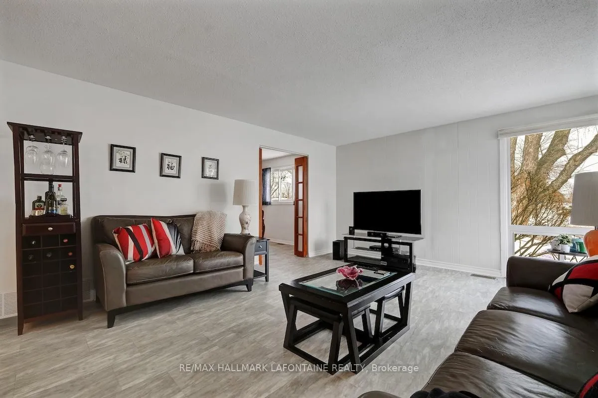 Photo 5 of 2443 Ogilvie Road, Ottawa, Beacon Hill North — HOMEH