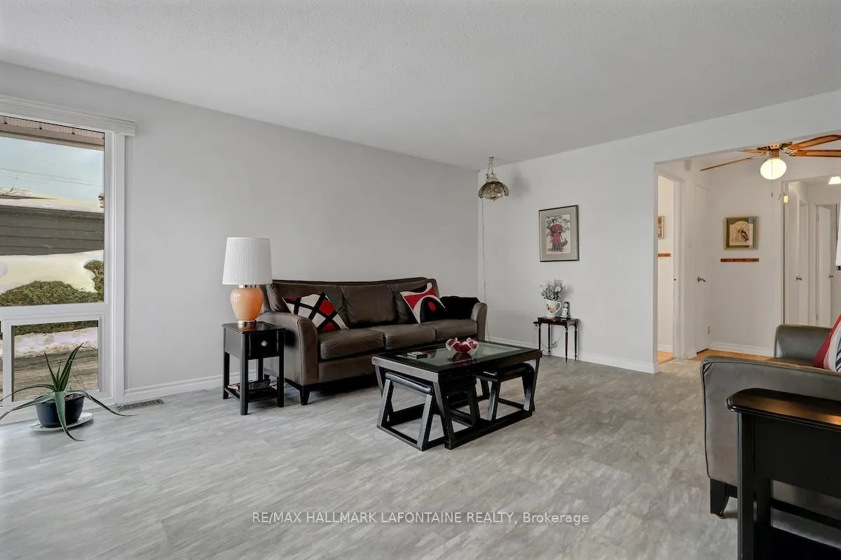 Photo 8 of 2443 Ogilvie Road, Ottawa, Beacon Hill North — HOMEH