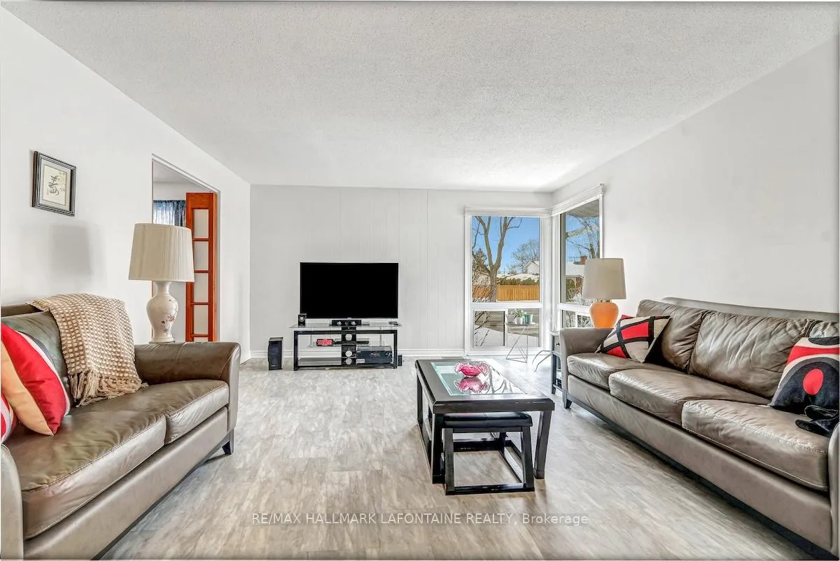 Photo 9 of 2443 Ogilvie Road, Ottawa, Beacon Hill North — HOMEH