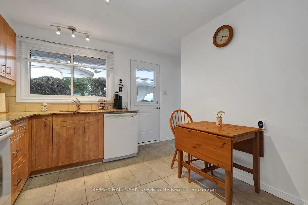 Photo 15 of 2443 Ogilvie Road, Ottawa, Beacon Hill North — HOMEH