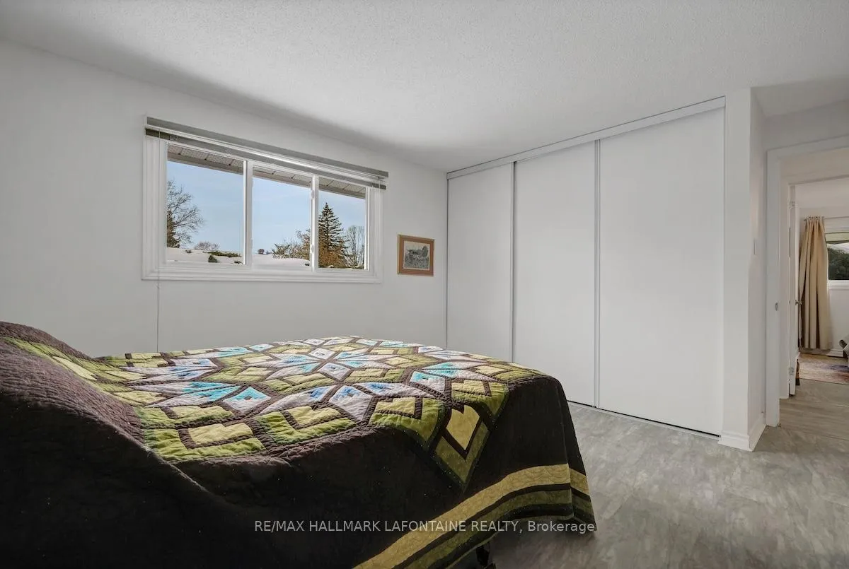 Photo 18 of 2443 Ogilvie Road, Ottawa, Beacon Hill North — HOMEH