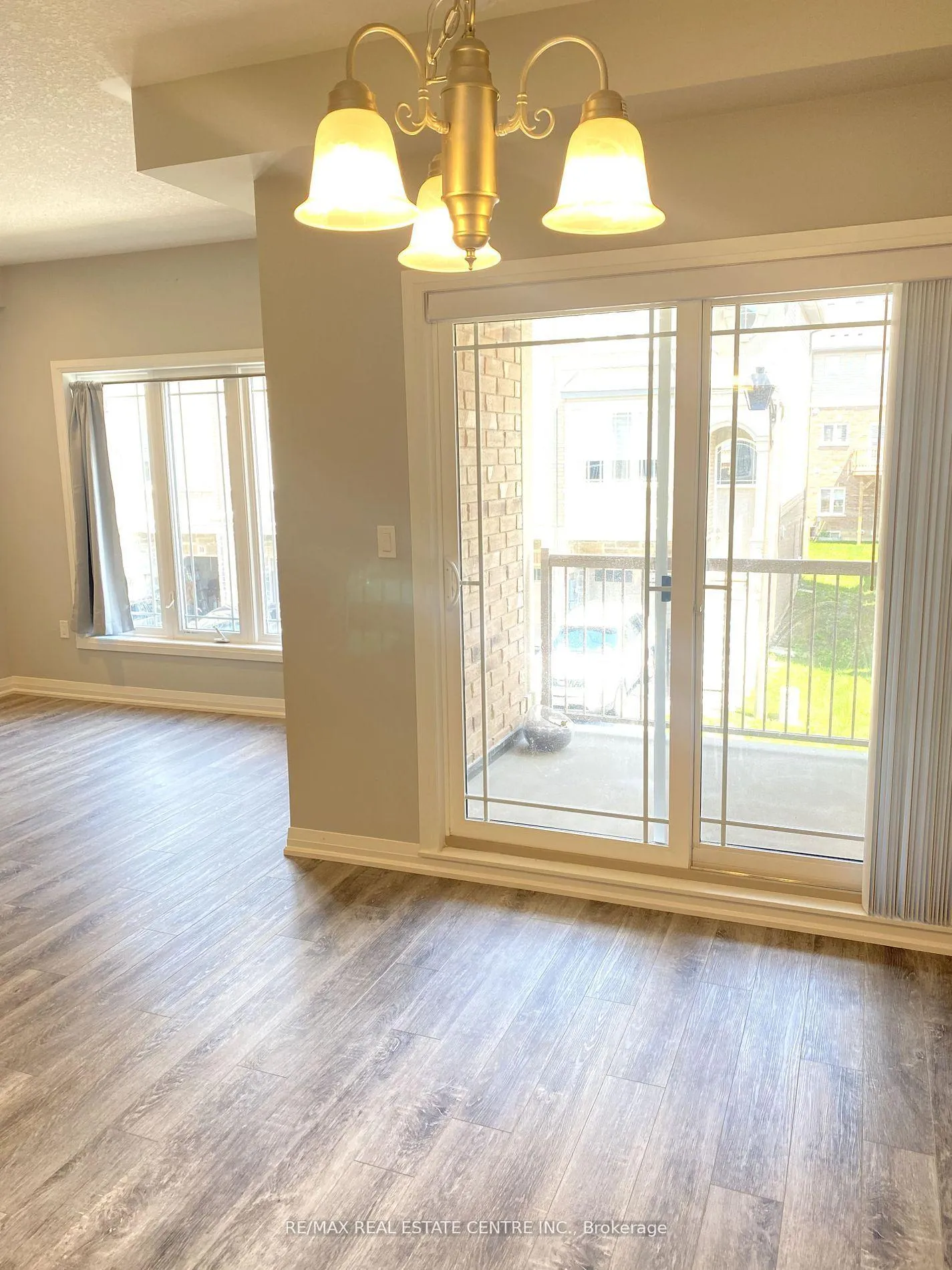 Photo 11 of 23 Aqua Lane, Hamilton, Rural Glanbrook — HOMEH