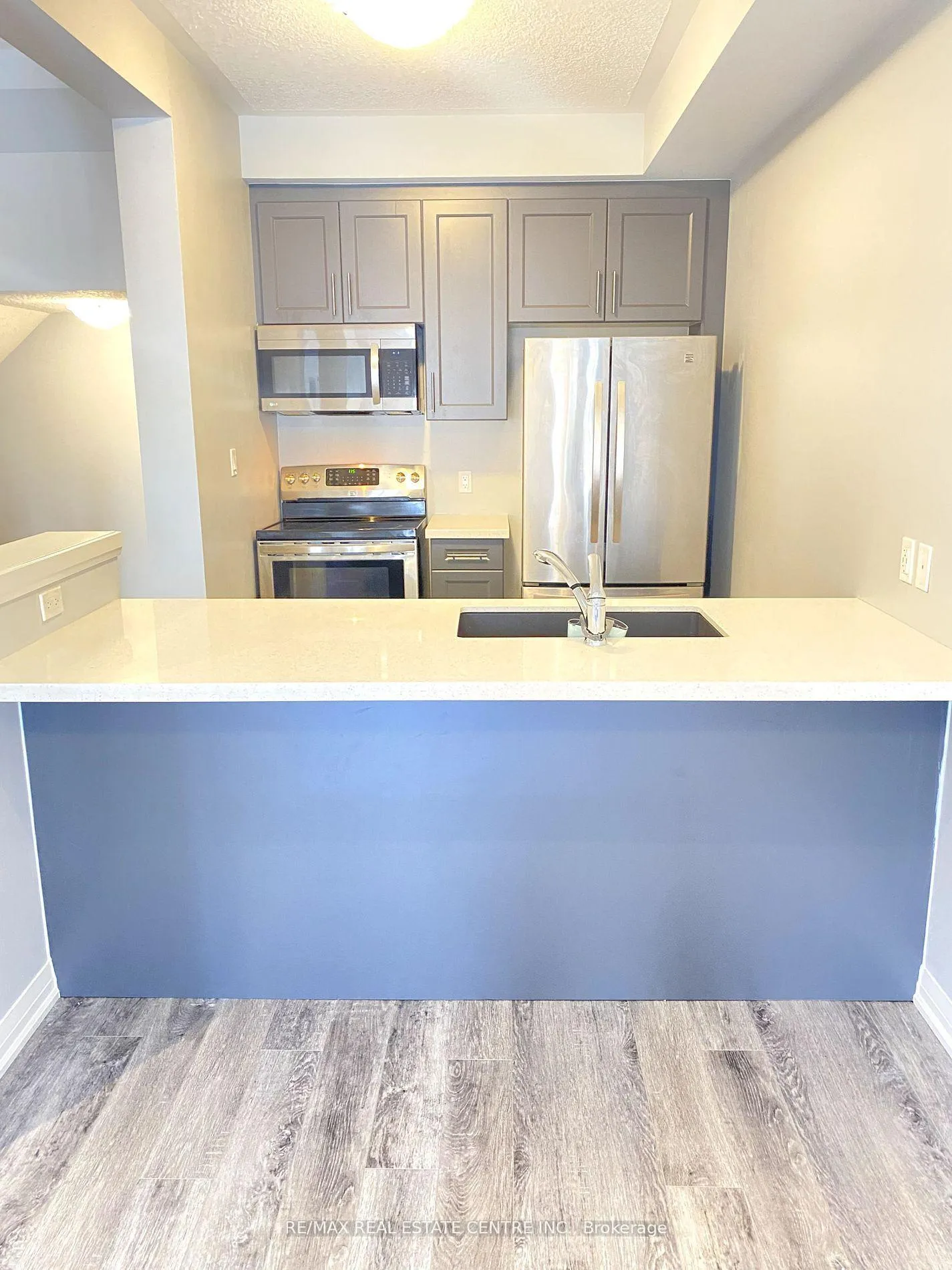 Photo 12 of 23 Aqua Lane, Hamilton, Rural Glanbrook — HOMEH