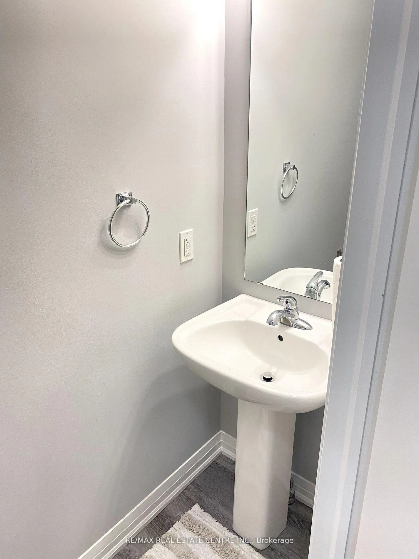 Photo 13 of 23 Aqua Lane, Hamilton, Rural Glanbrook — HOMEH