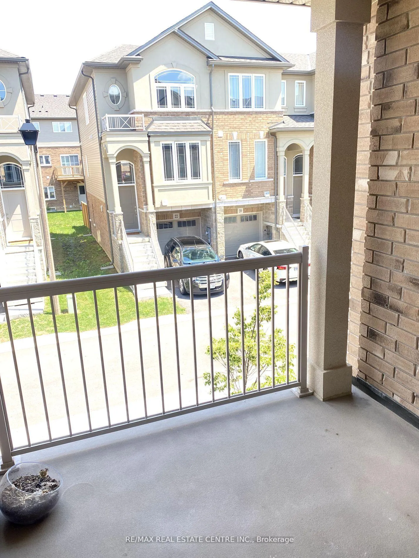Photo 15 of 23 Aqua Lane, Hamilton, Rural Glanbrook — HOMEH