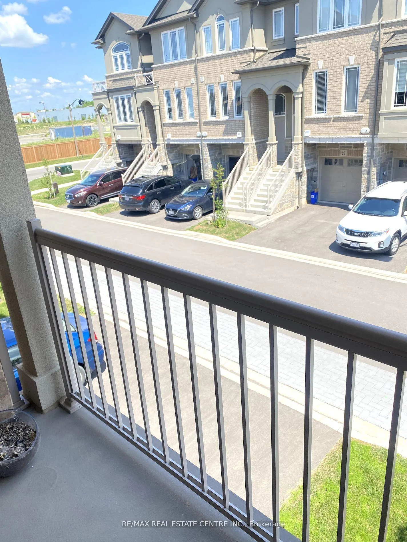 Photo 16 of 23 Aqua Lane, Hamilton, Rural Glanbrook — HOMEH