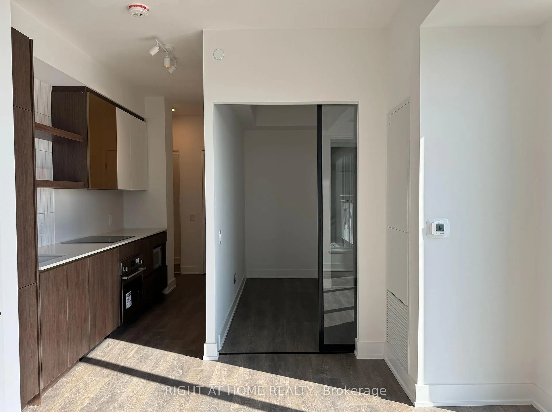 Photo 6 of Unit 301, 1285 Queen Street E, Toronto, Greenwood-Coxwell — HOMEH