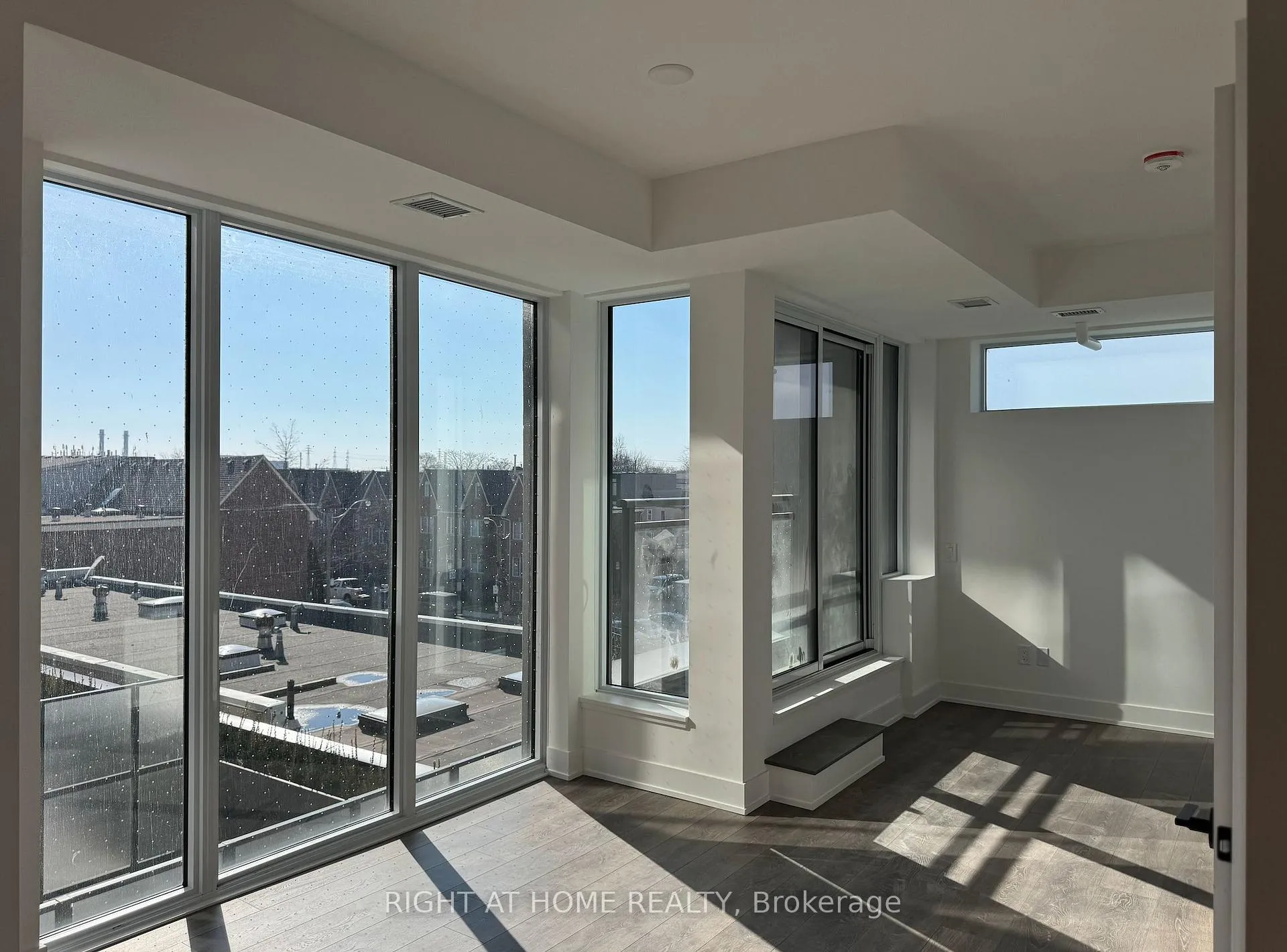 Photo 7 of Unit 301, 1285 Queen Street E, Toronto, Greenwood-Coxwell — HOMEH