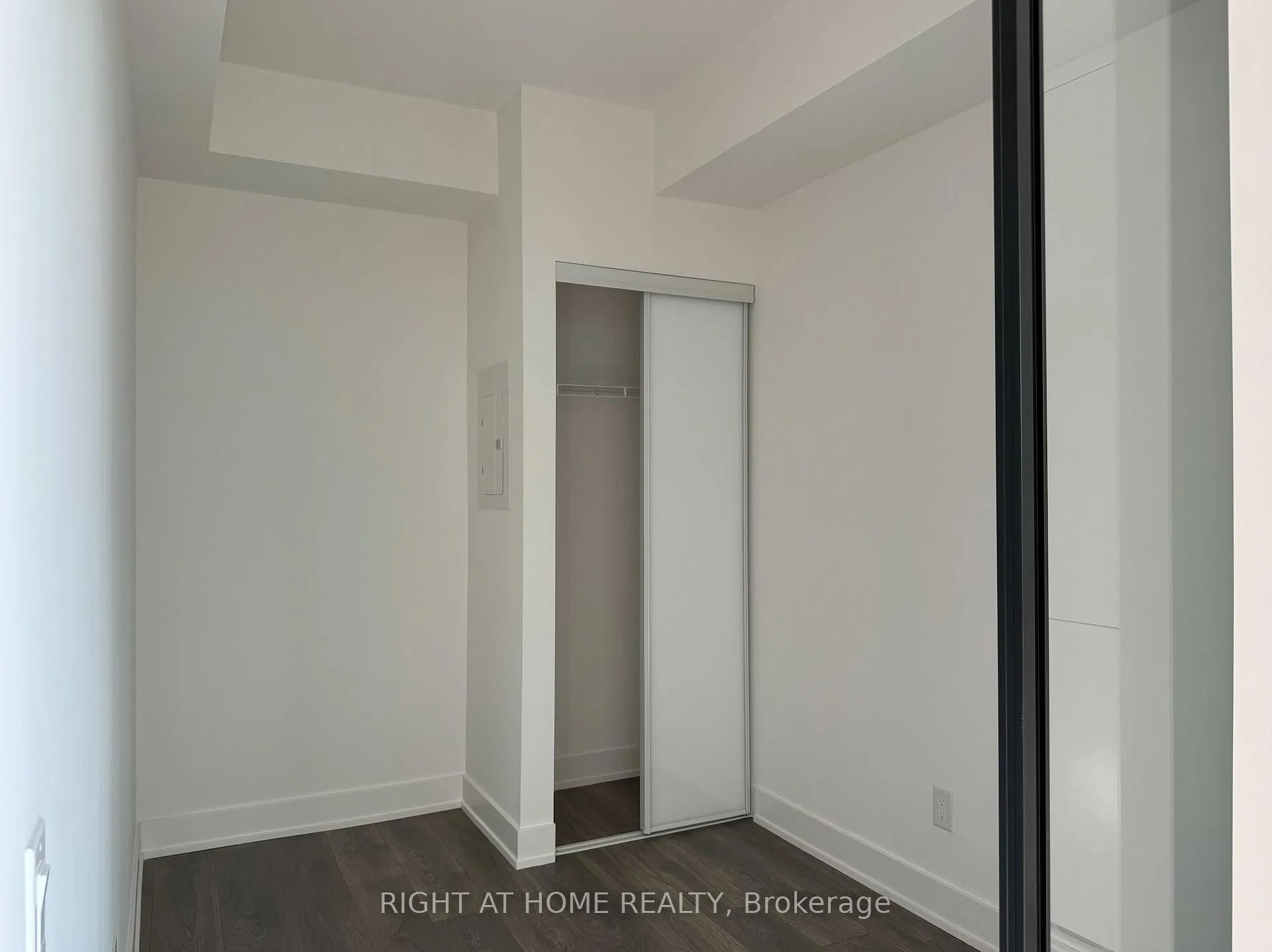Photo 8 of Unit 301, 1285 Queen Street E, Toronto, Greenwood-Coxwell — HOMEH