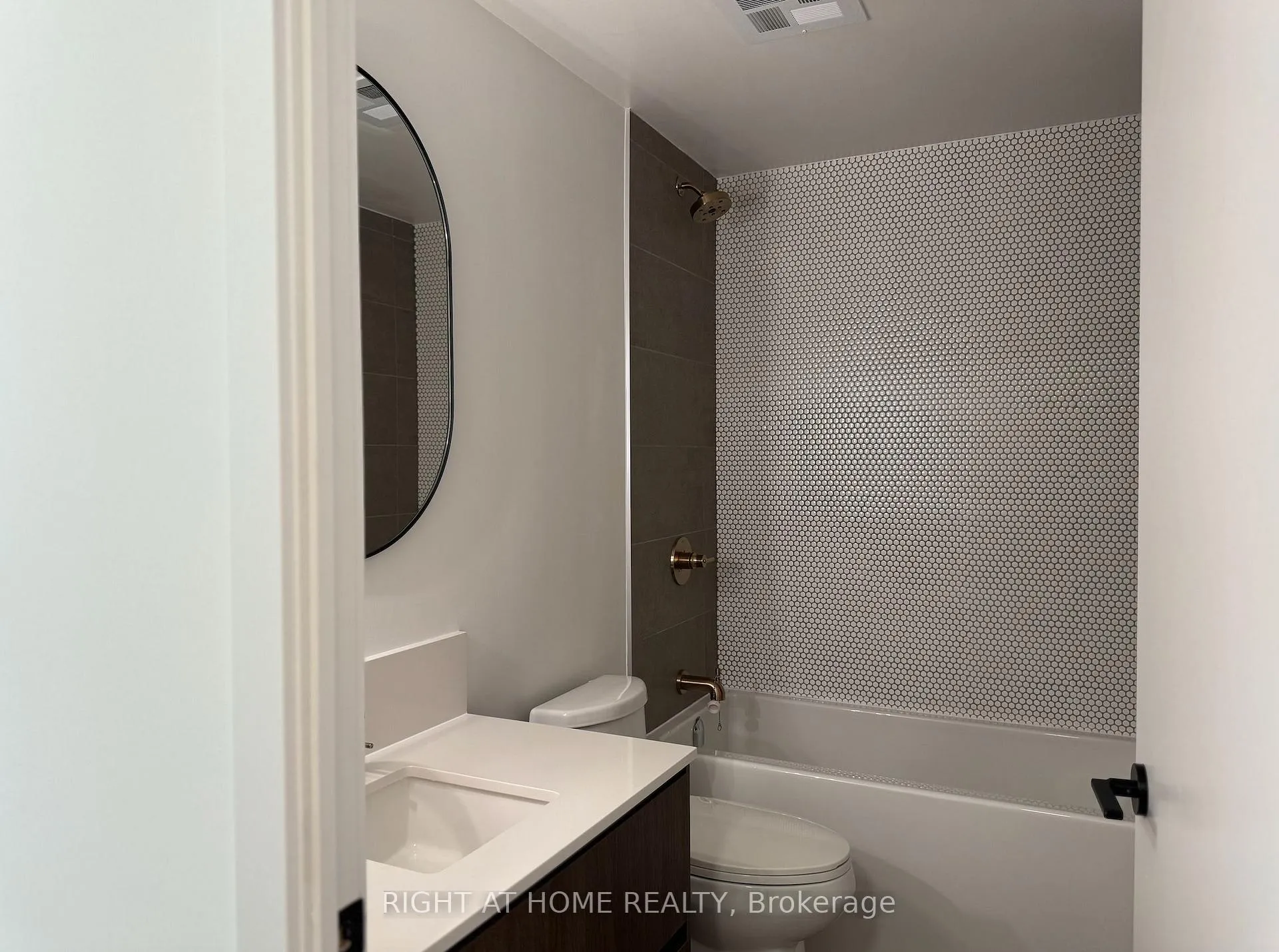 Photo 13 of Unit 301, 1285 Queen Street E, Toronto, Greenwood-Coxwell — HOMEH
