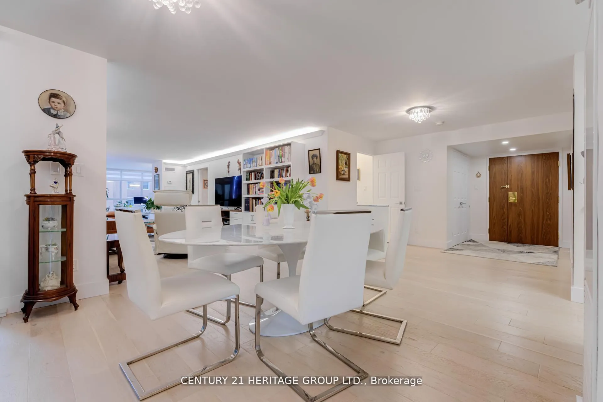 Photo 6 of Unit 805, 278 Bloor Street E, Toronto, Rosedale-Moore Park — HOMEH