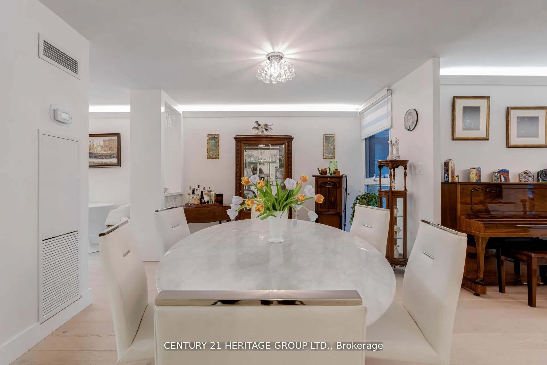 Photo 7 of Unit 805, 278 Bloor Street E, Toronto, Rosedale-Moore Park — HOMEH